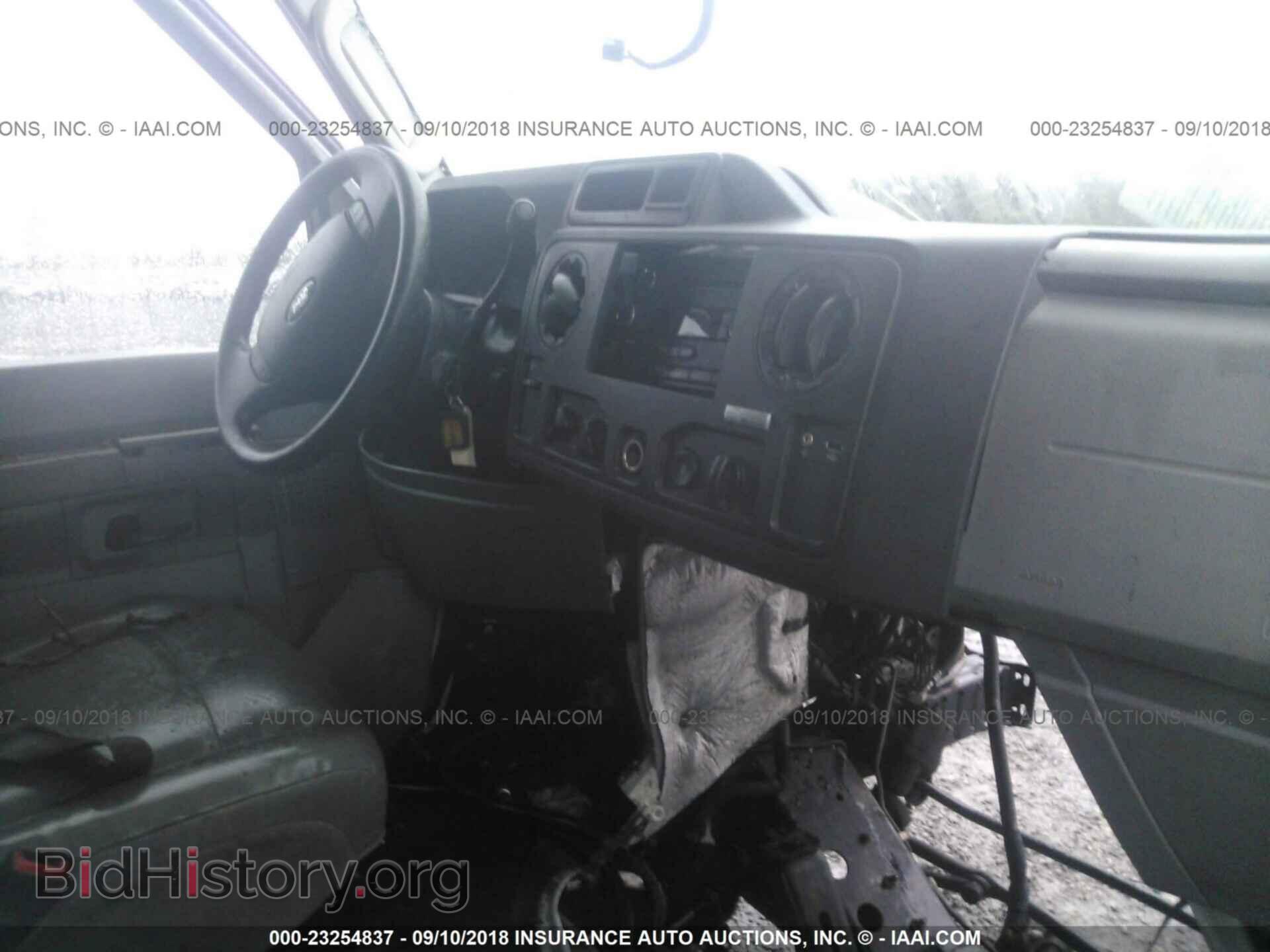 2012 Ford Econoline - VIN: 1FTNE1EL2CDA23664 - Фото 5