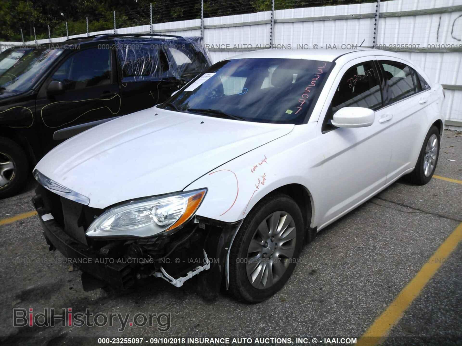2013 Chrysler 200 - VIN: 1C3CCBAB0DN646765 - Photo 2