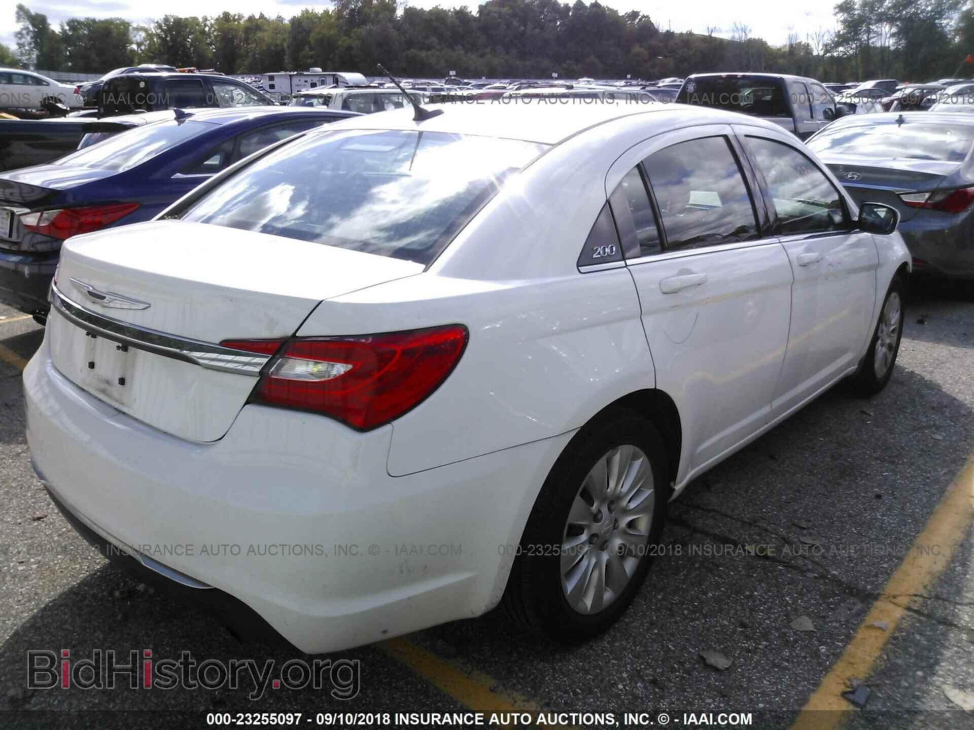 2013 Chrysler 200 - VIN: 1C3CCBAB0DN646765 - Photo 4