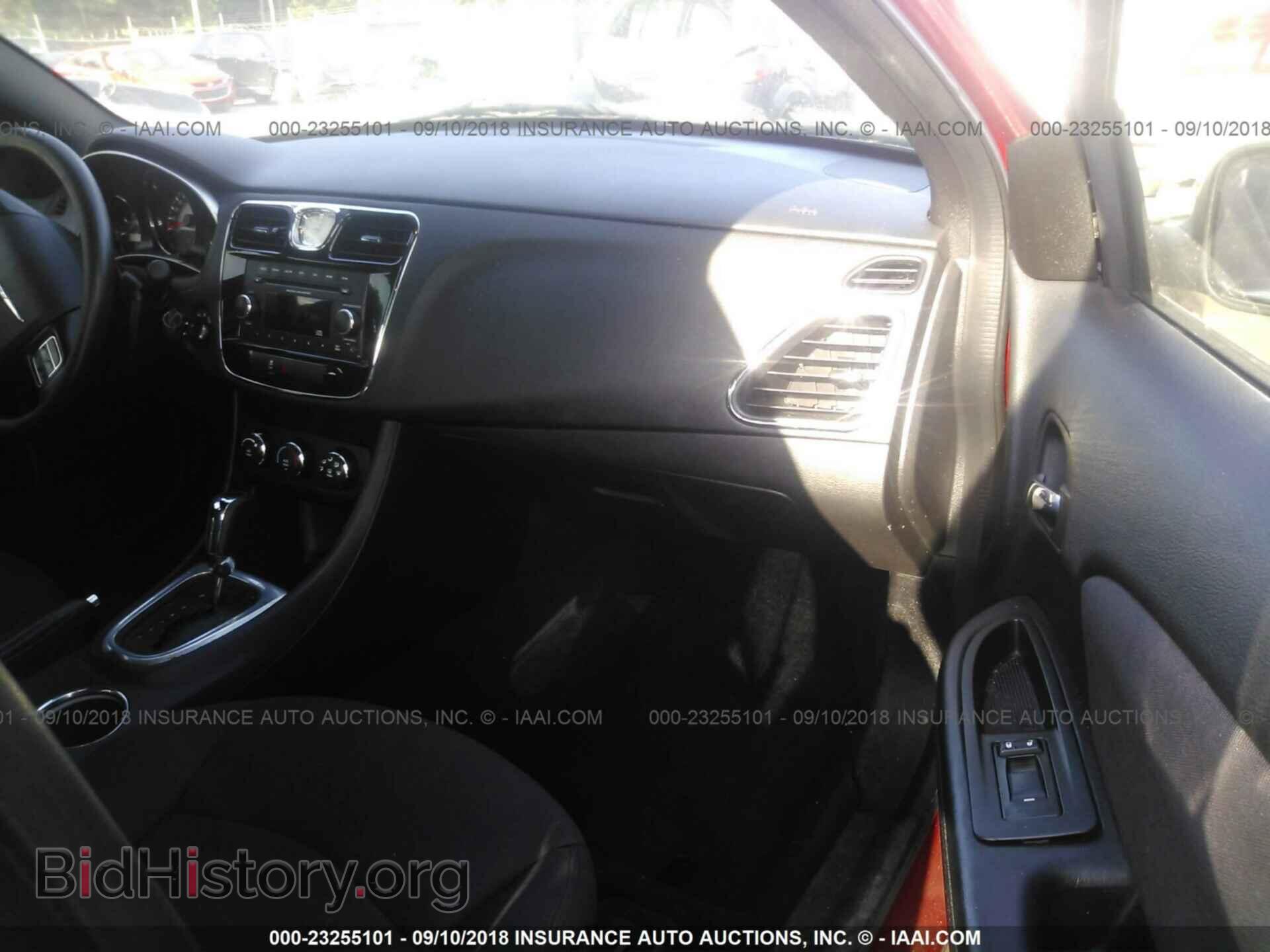 2014 Chrysler 200 - VIN: 1C3CCBAB4EN212642 - Фото 5