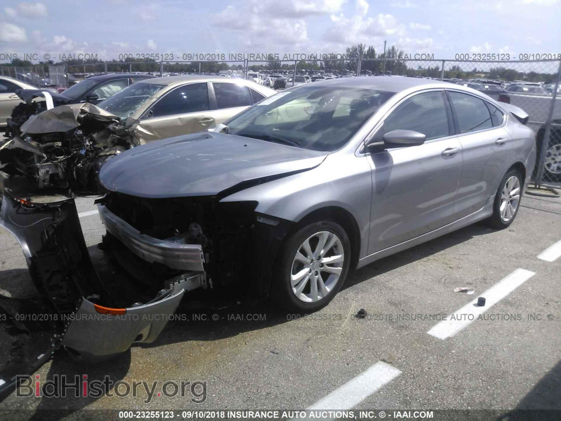 2015 Chrysler 200 - VIN: 1C3CCCAB7FN733197 - Photo 2
