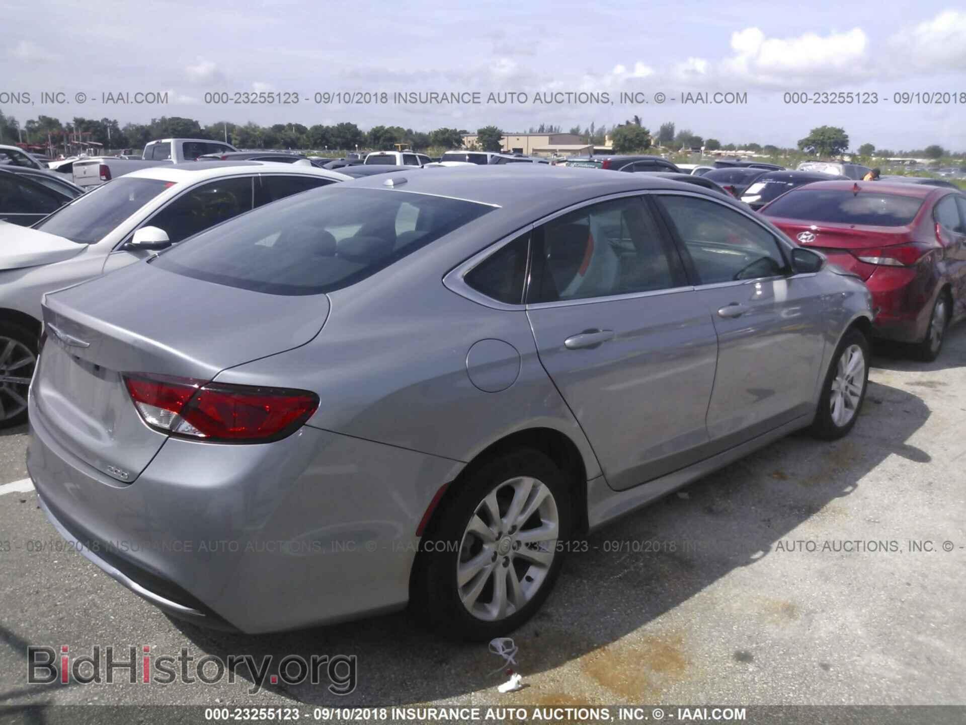2015 Chrysler 200 - VIN: 1C3CCCAB7FN733197 - Photo 4