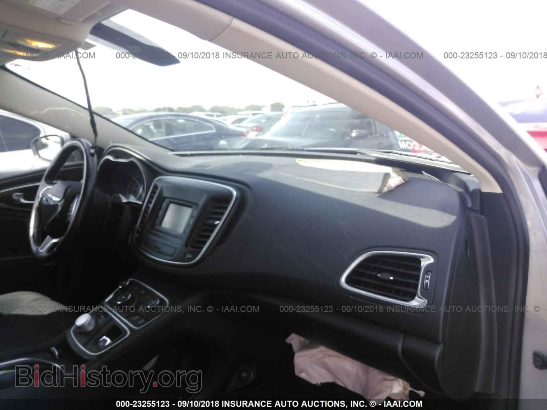 2015 Chrysler 200 - VIN: 1C3CCCAB7FN733197 - Photo 5