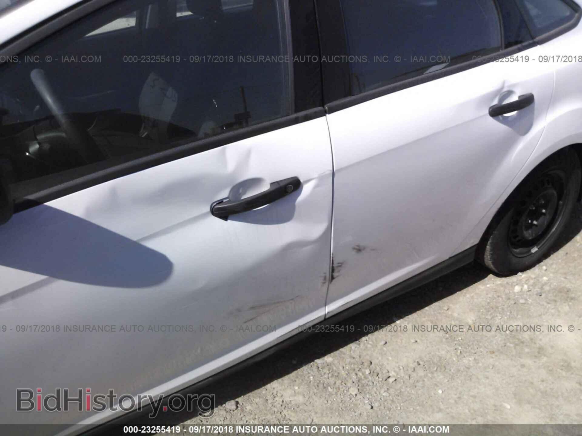 2016 Ford Focus - VIN: 1FADP3E22GL201812 - Photo 6