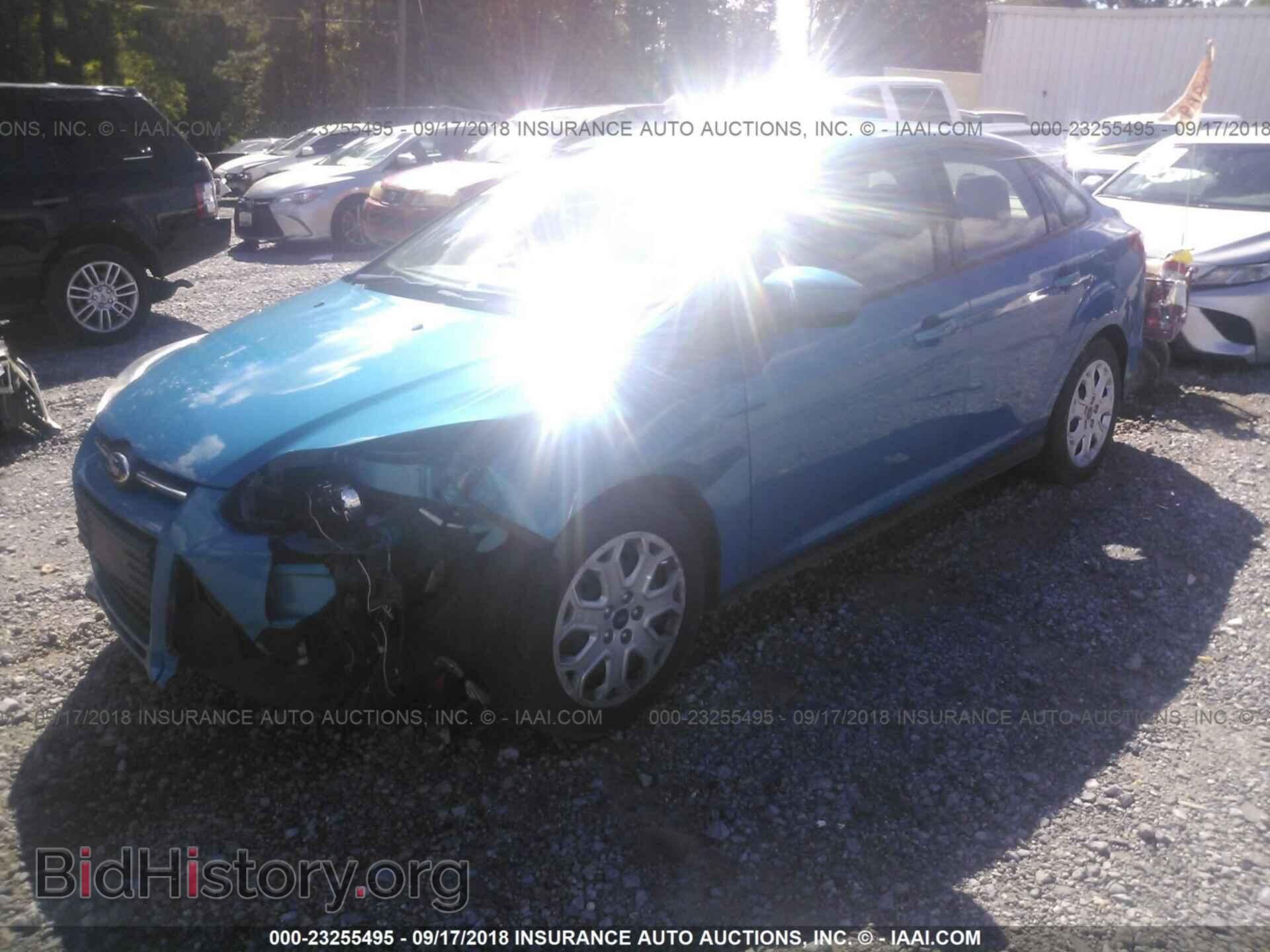 2012 Ford Focus - VIN: 1FAHP3F28CL381002 - Photo 2