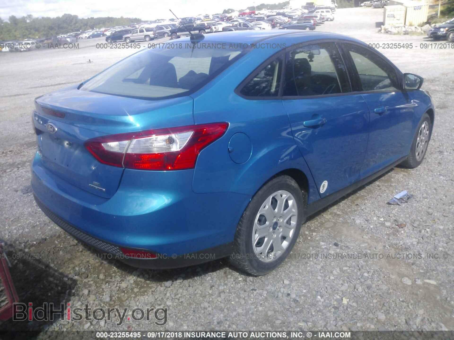 2012 Ford Focus - VIN: 1FAHP3F28CL381002 - Photo 4