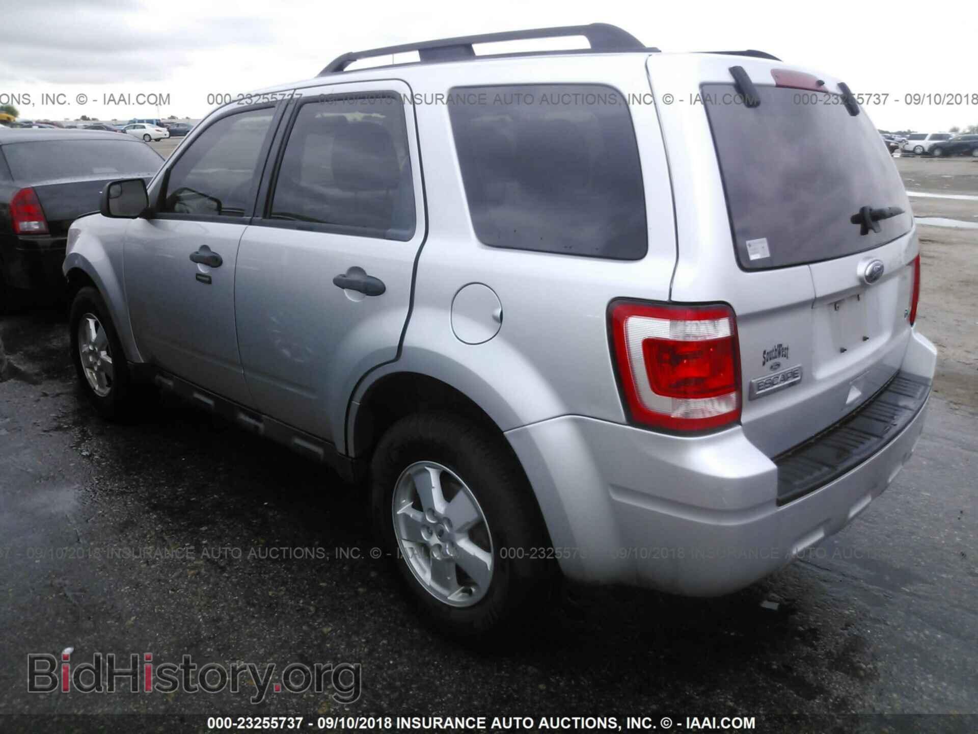 2011 Ford Escape - VIN: 1FMCU0DG7BKA08964 - Фото 3