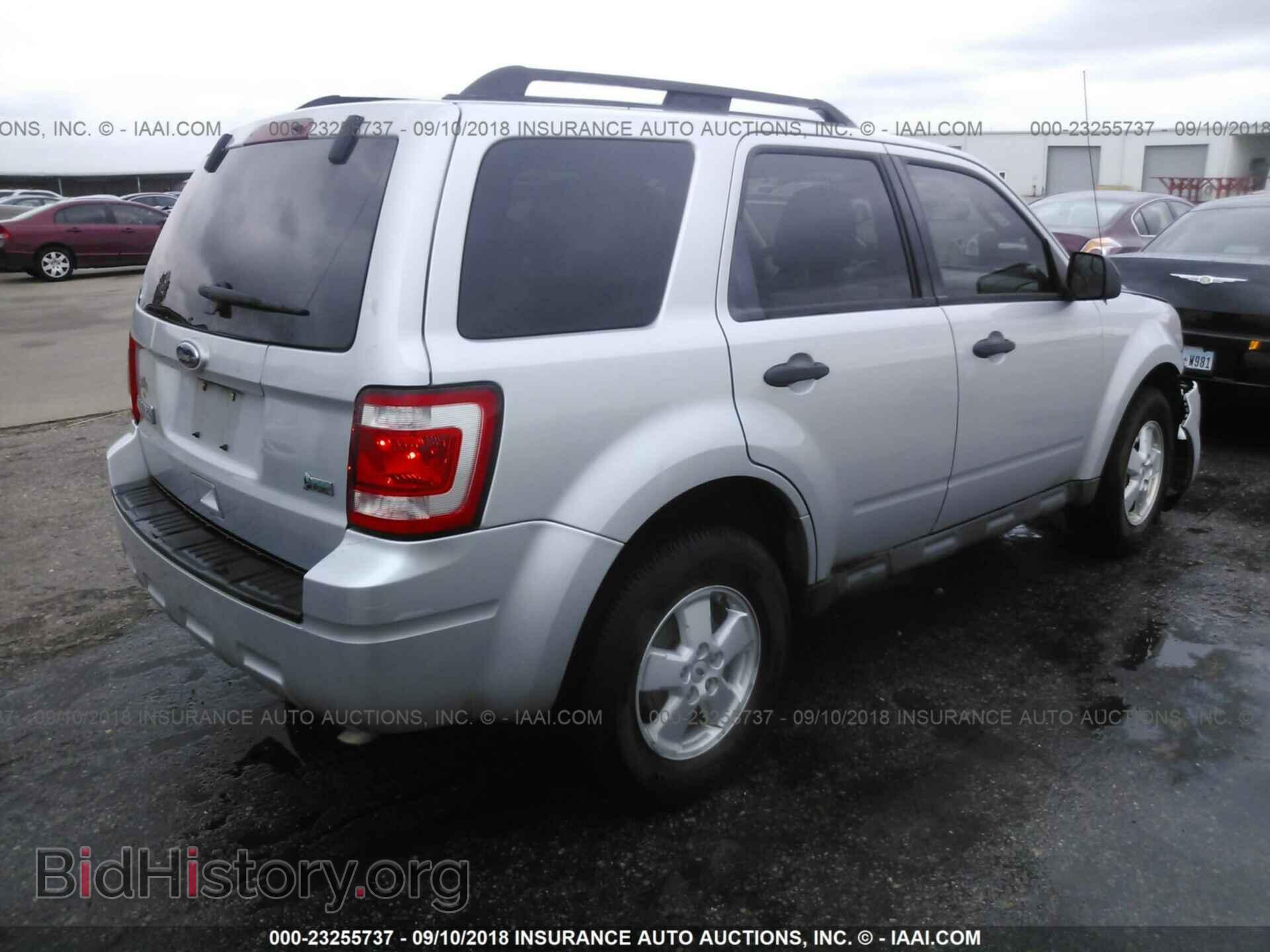 2011 Ford Escape - VIN: 1FMCU0DG7BKA08964 - Фото 4