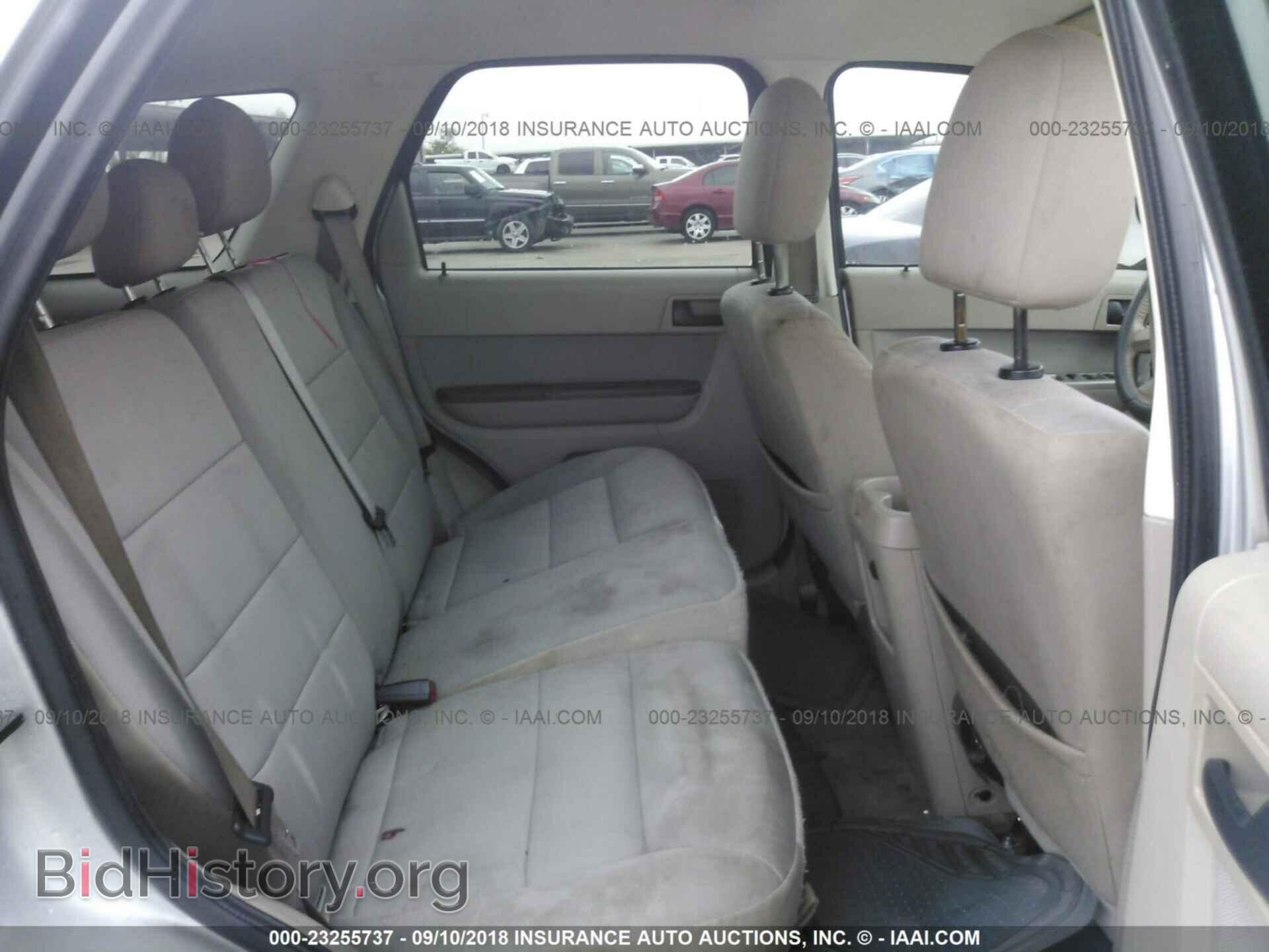 2011 Ford Escape - VIN: 1FMCU0DG7BKA08964 - Фото 8