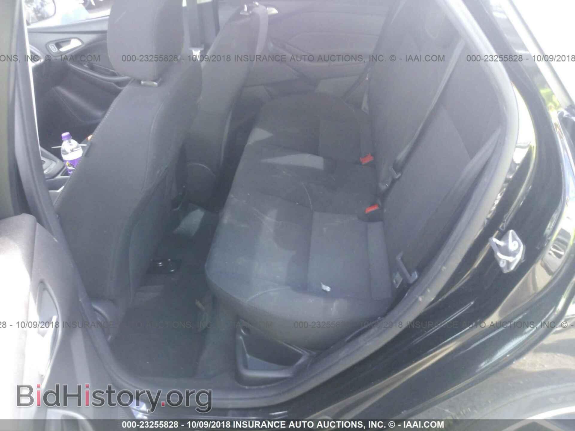 2015 Ford Focus - VIN: 1FADP3F2XFL238233 - Photo 8