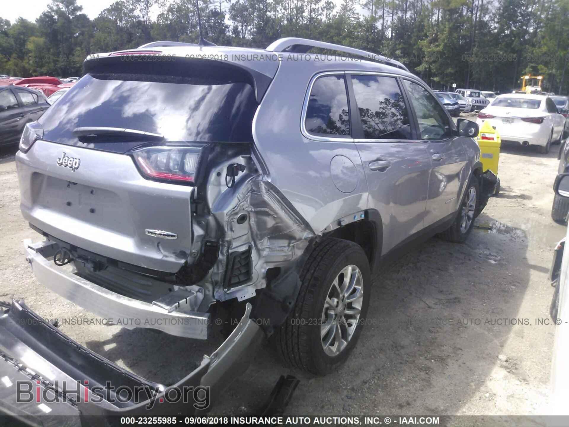2019 Jeep Cherokee - VIN: 1C4PJLLB0KD184880 - Фото 4