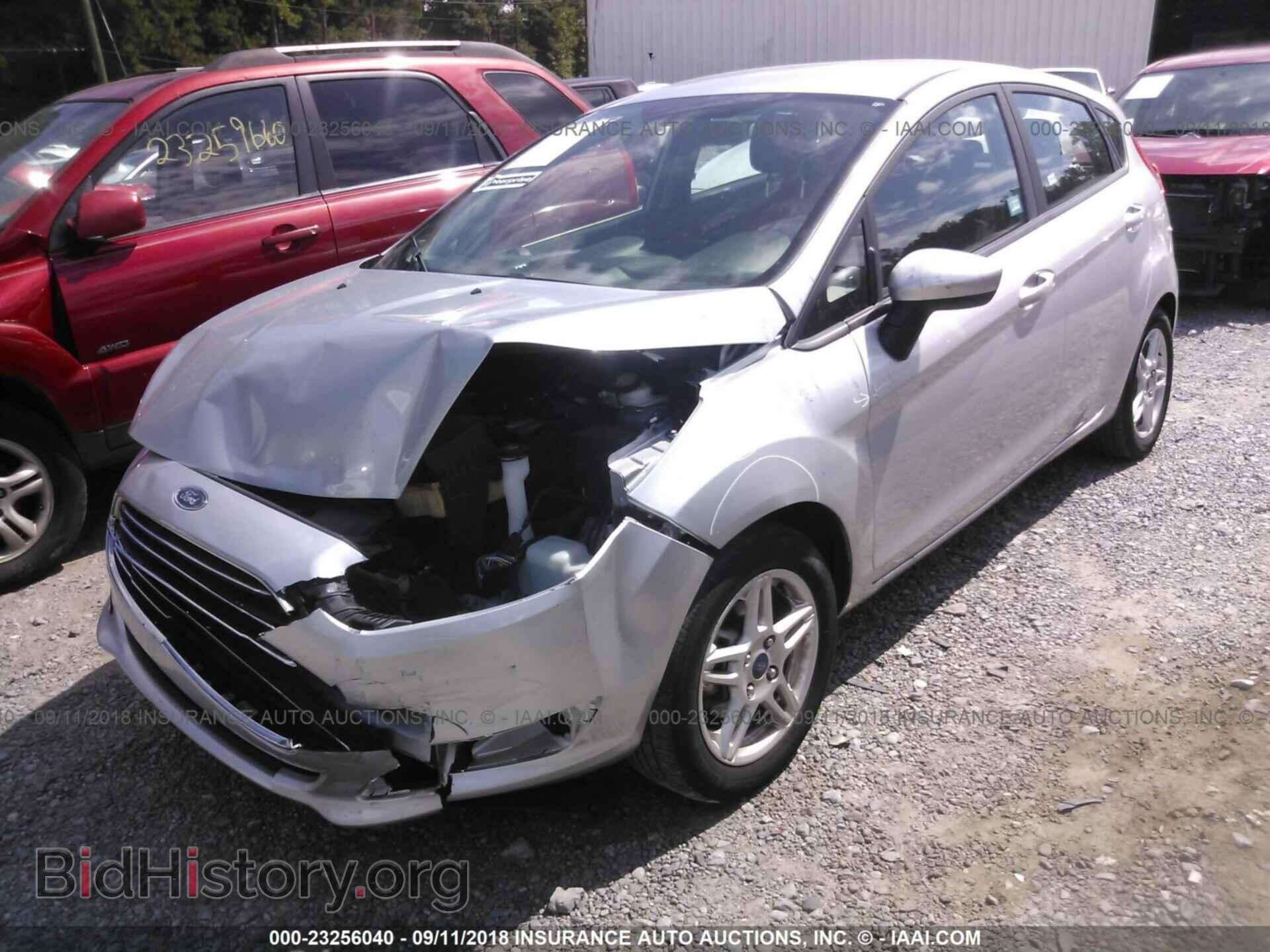2017 Ford Fiesta - VIN: 3FADP4EJXHM129044 - Фото 2