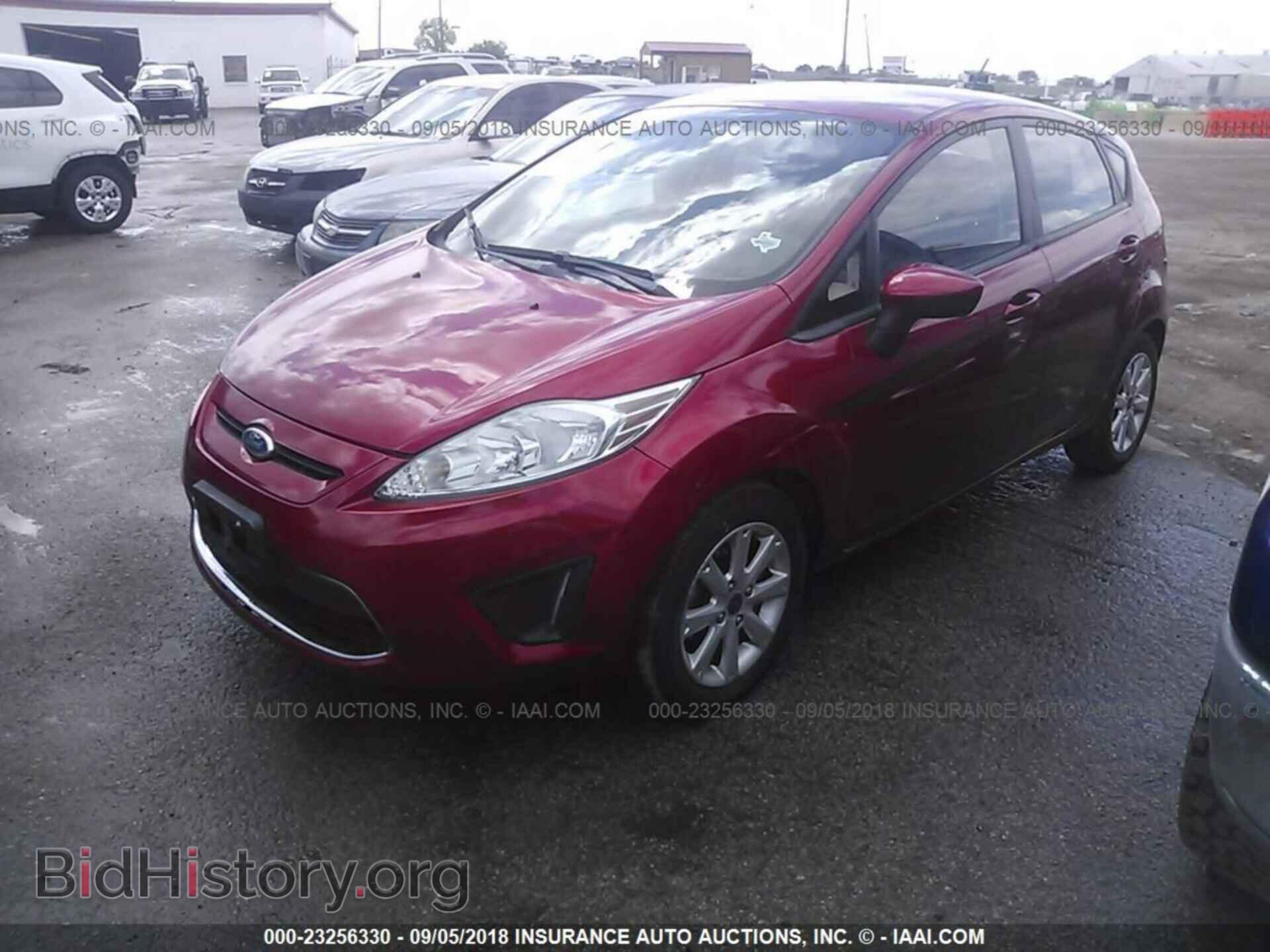 2012 Ford Fiesta - VIN: 3FADP4EJ5CM117747 - Photo 2