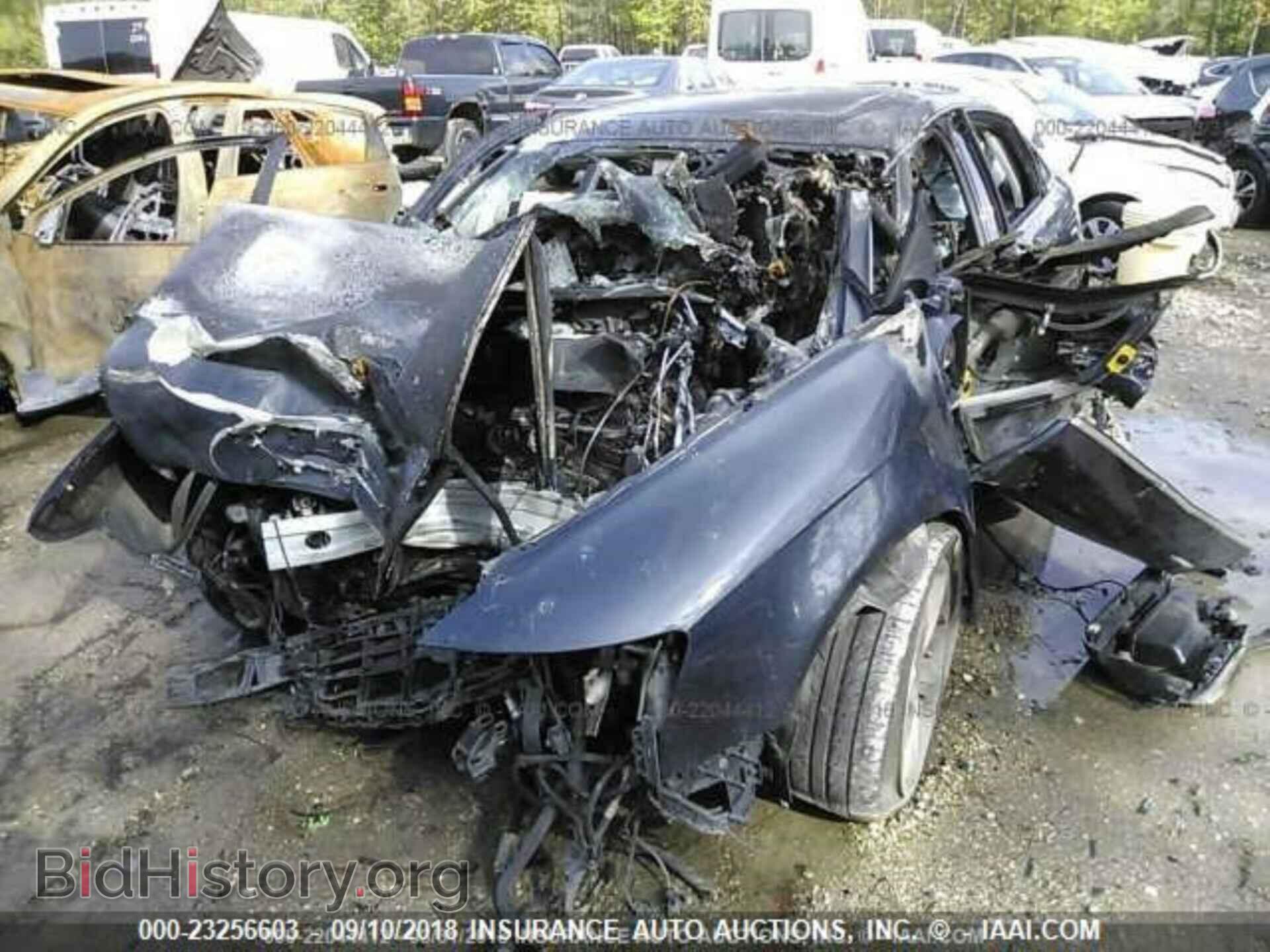 2011 AUDI A6 - VIN: WAUFGAFB2BN017552 - Фото 2