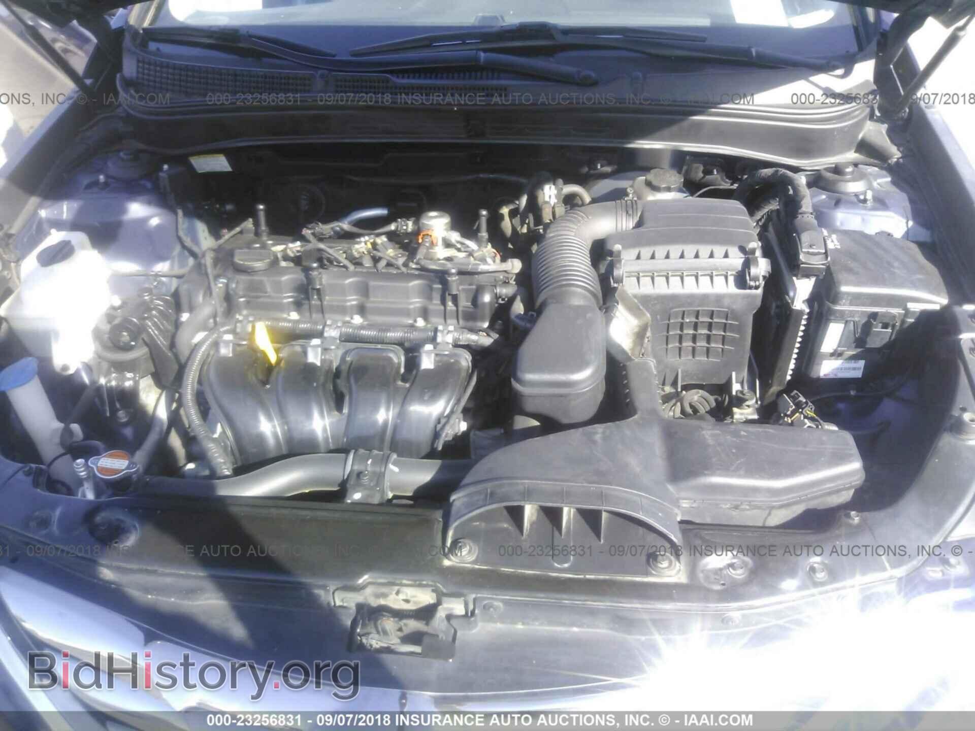 2012 Hyundai Sonata - VIN: 5NPEC4ACXCH487177 - Photo 10