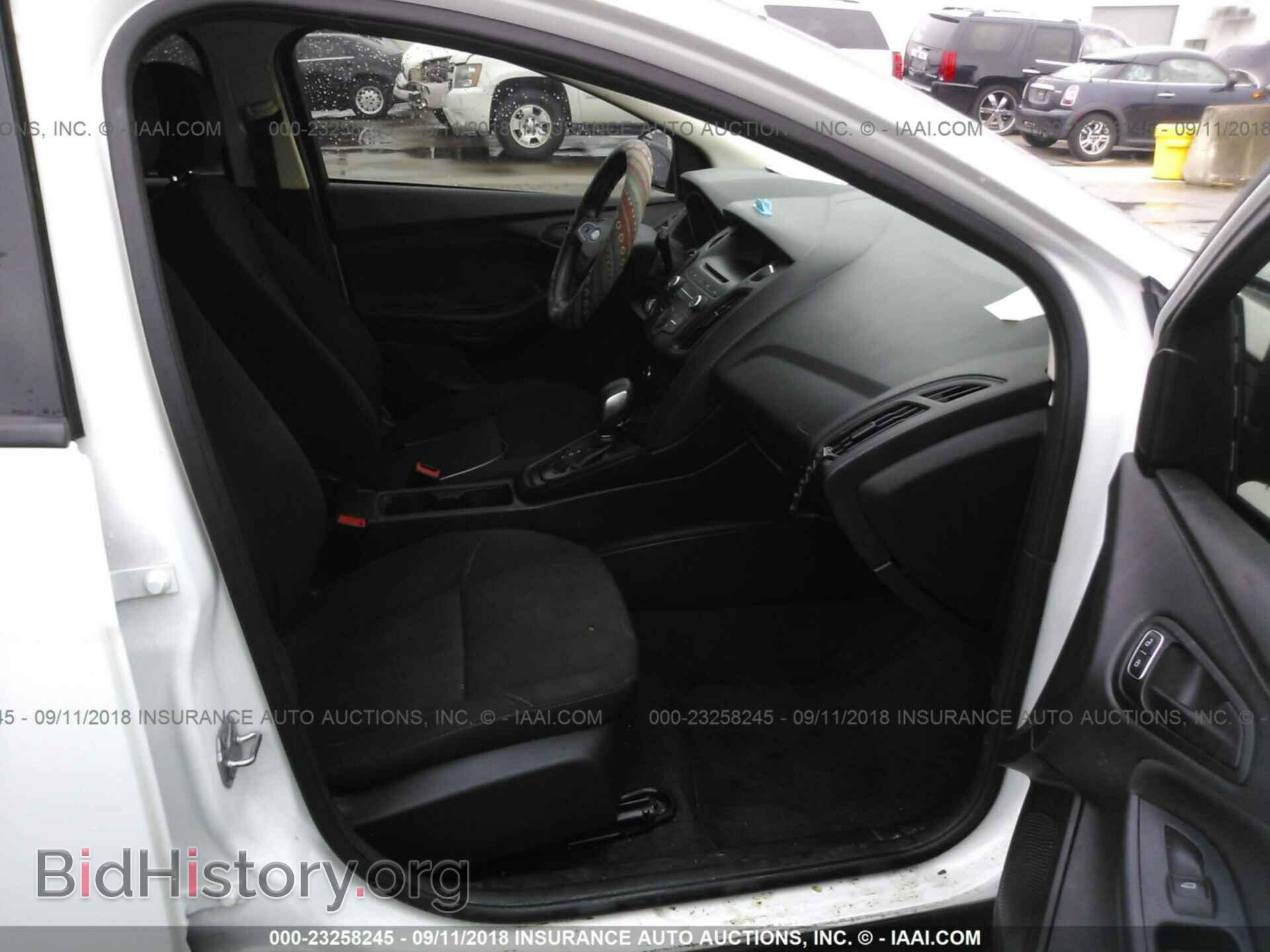 2017 Ford Focus - VIN: 1FADP3E22HL204484 - Фото 5