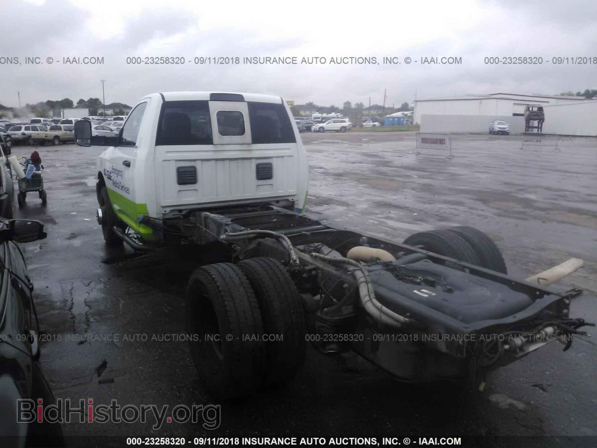 2014 Ram 3500 - VIN: 3C7WRSBL4EG281390 - Фото 3