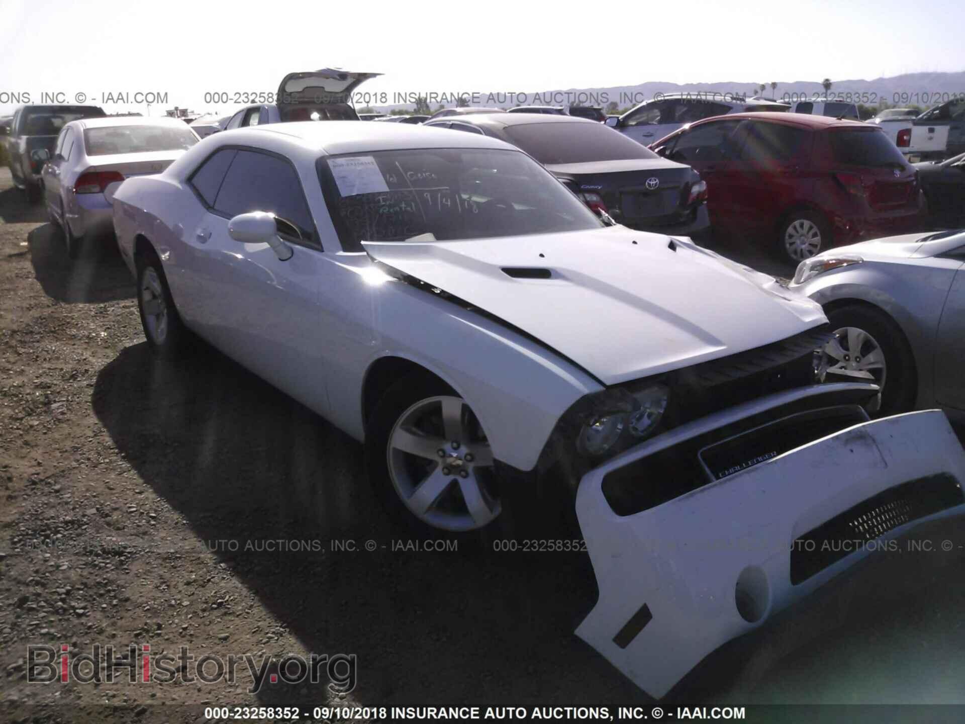 Photo 2C3CDYAG1CH141711 - Dodge Challenger 2012