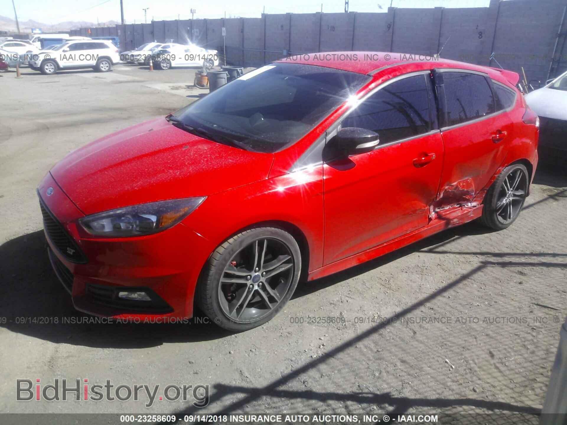 2015 Ford Focus - VIN: 1FADP3L99FL275470 - Photo 2