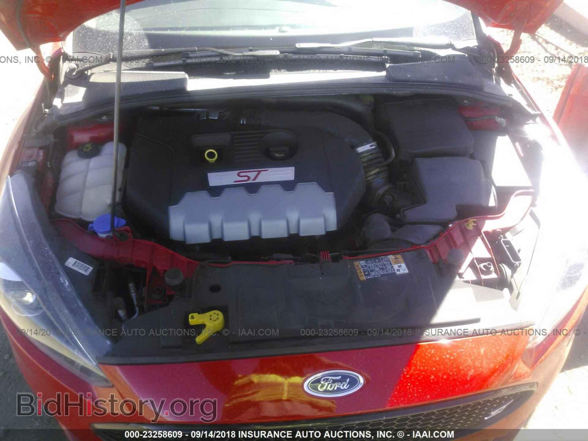 2015 Ford Focus - VIN: 1FADP3L99FL275470 - Photo 10