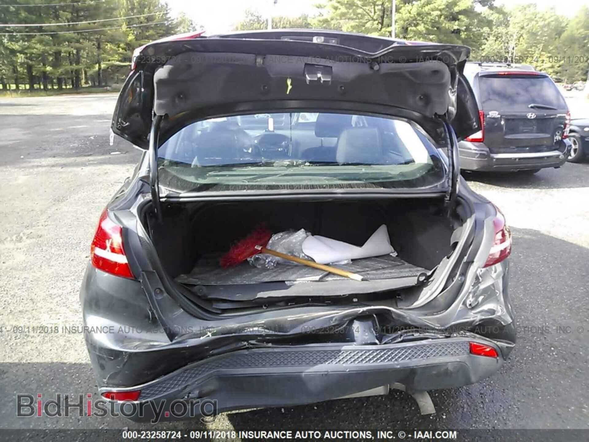 2015 Ford Focus - VIN: 1FADP3F24FL206619 - Photo 6