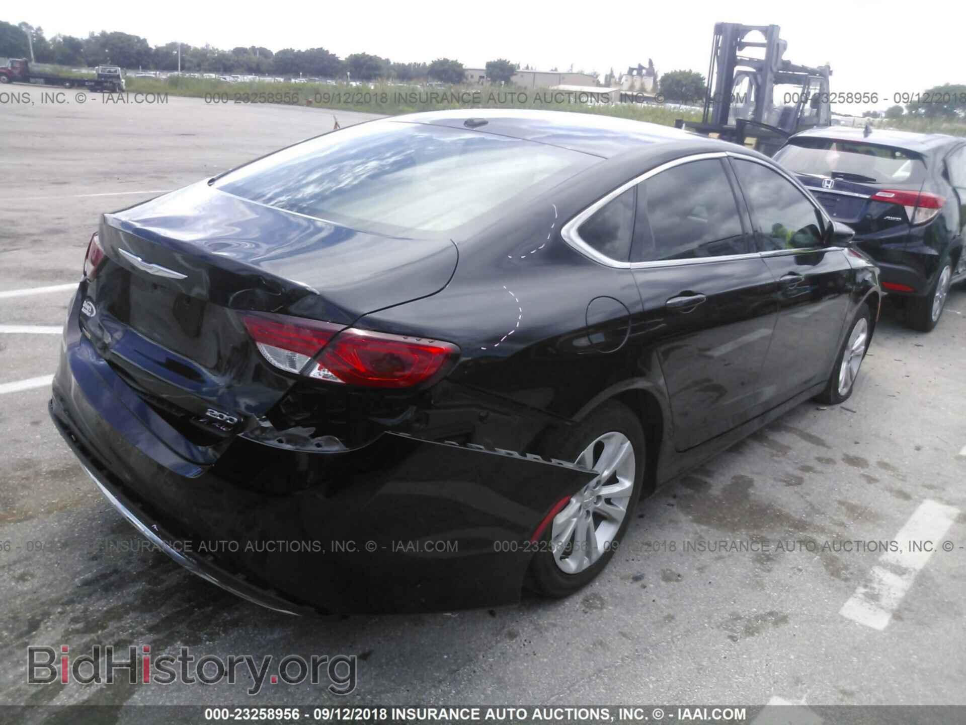 2015 Chrysler 200 - VIN: 1C3CCCAB4FN619450 - Photo 4