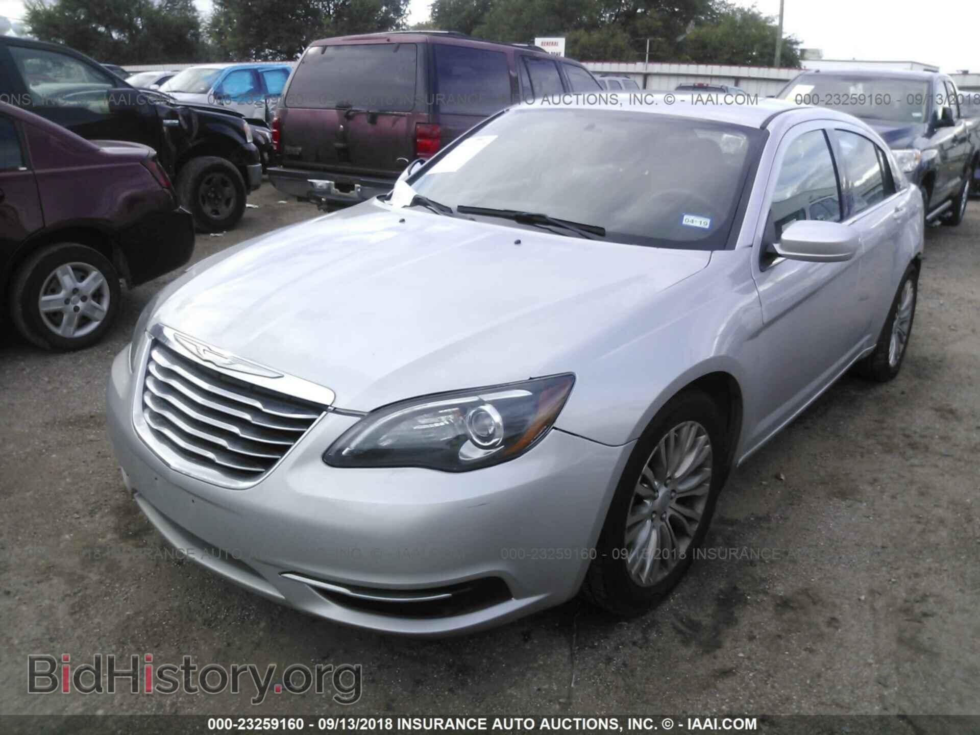 2012 Chrysler 200 - VIN: 1C3CCBAB9CN262384 - Фото 2