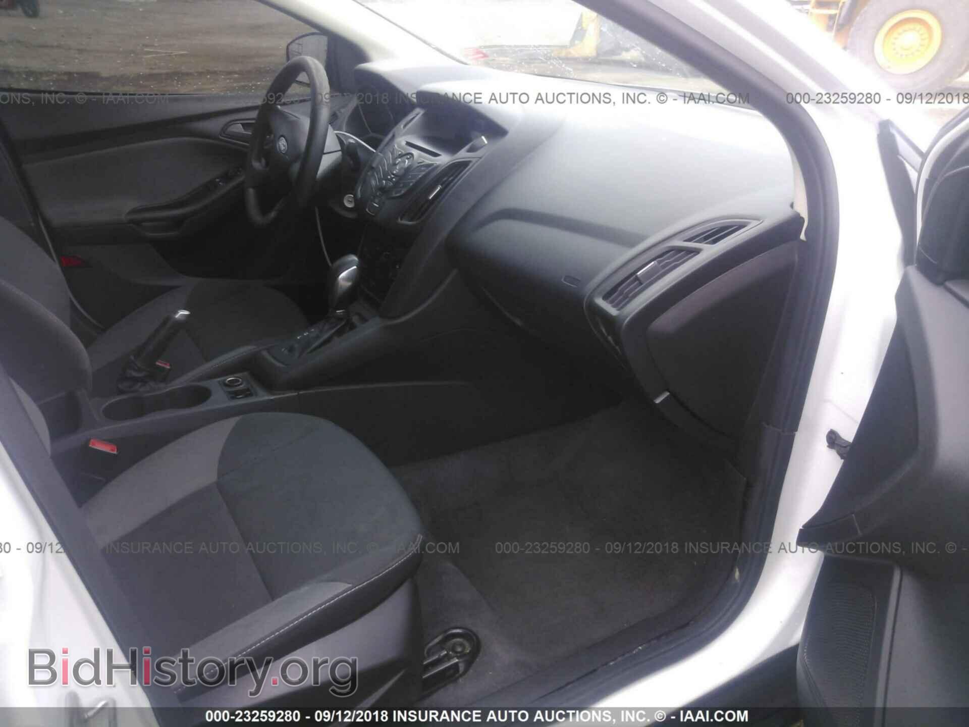 2012 Ford Focus - VIN: 1FAHP3E28CL250413 - Photo 5