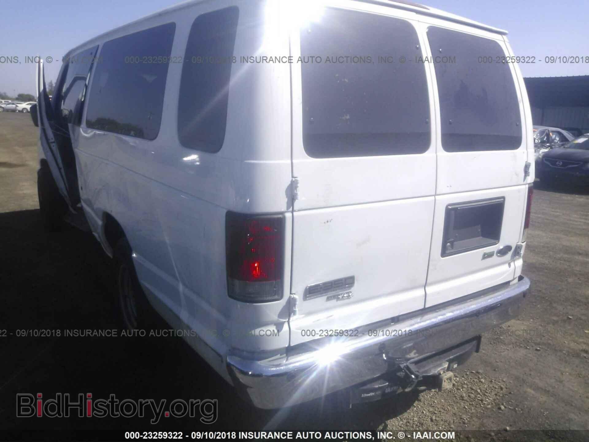 2013 Ford Econoline - VIN: 1FDSS3BLXDDB07191 - Фото 3