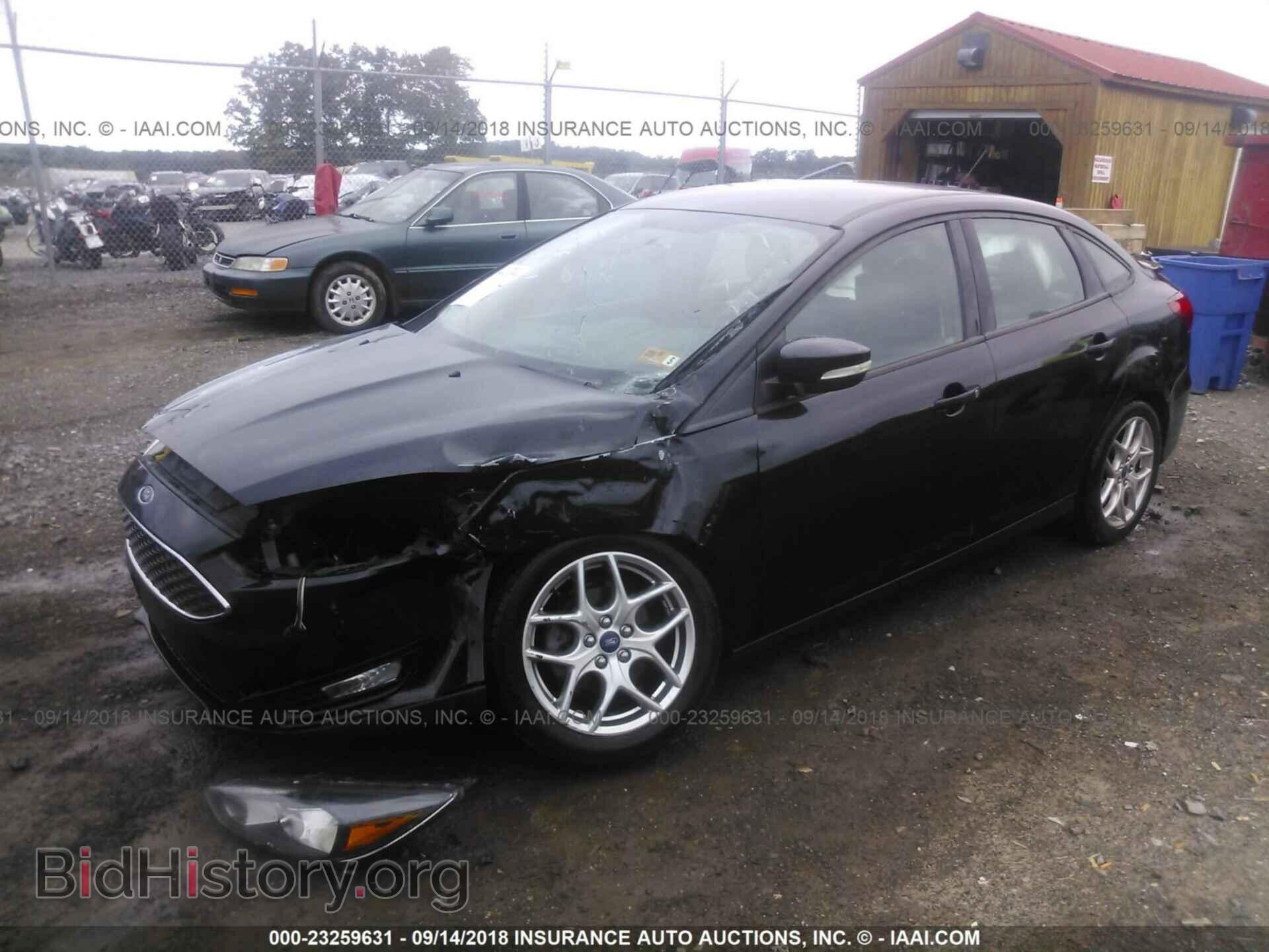 2015 Ford Focus - VIN: 1FADP3F23FL247596 - Photo 2