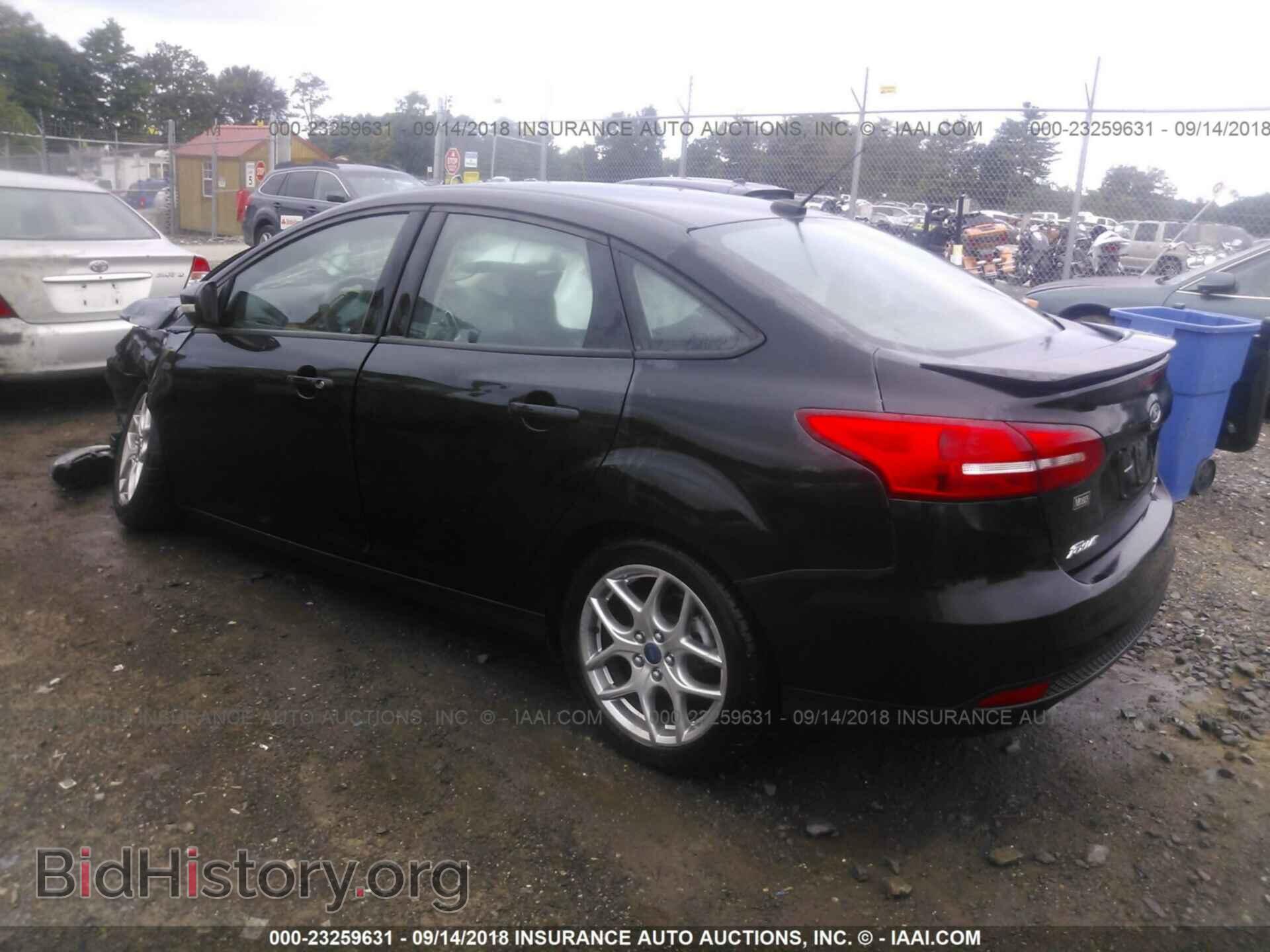 2015 Ford Focus - VIN: 1FADP3F23FL247596 - Photo 3