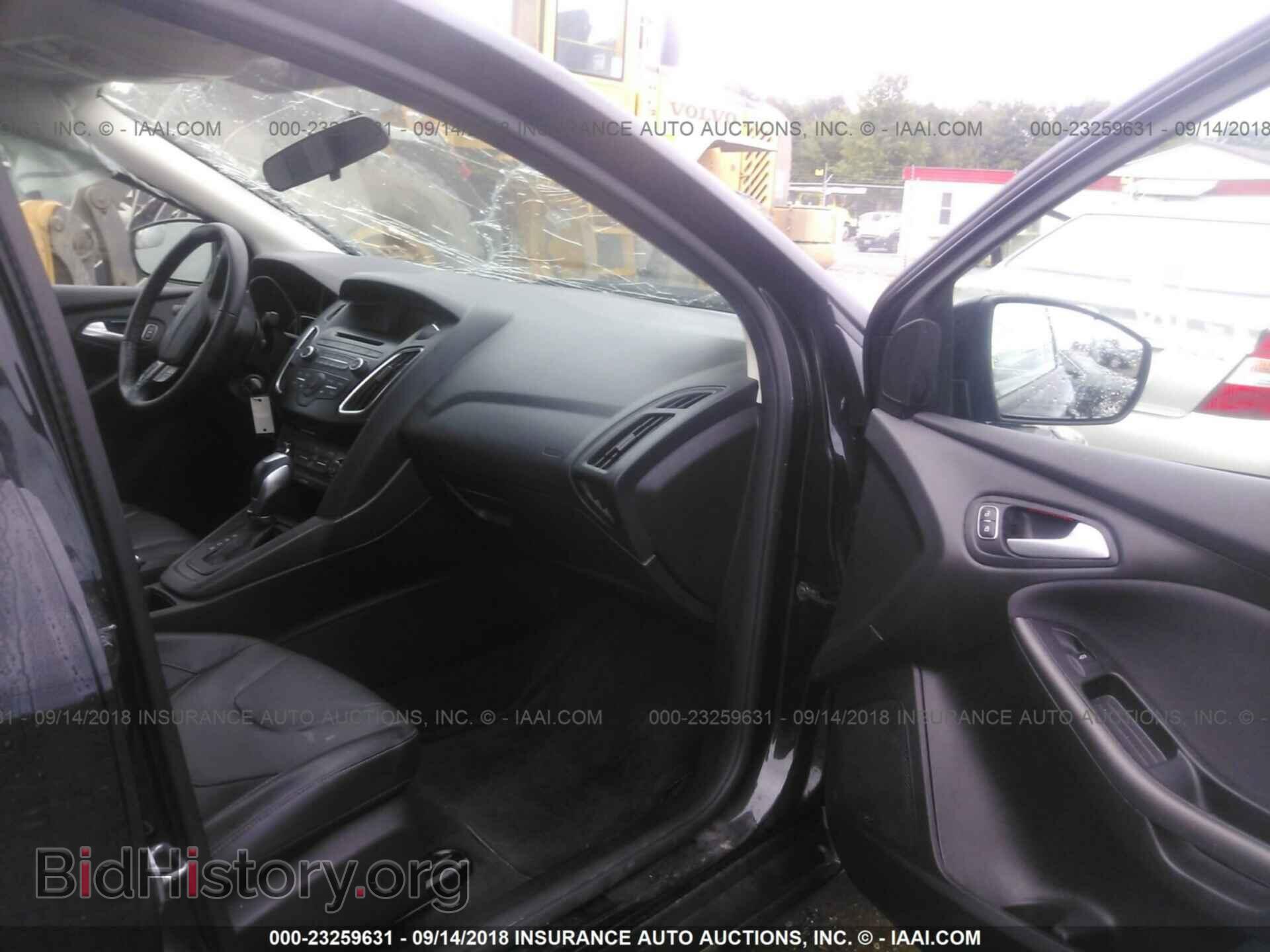 2015 Ford Focus - VIN: 1FADP3F23FL247596 - Photo 5