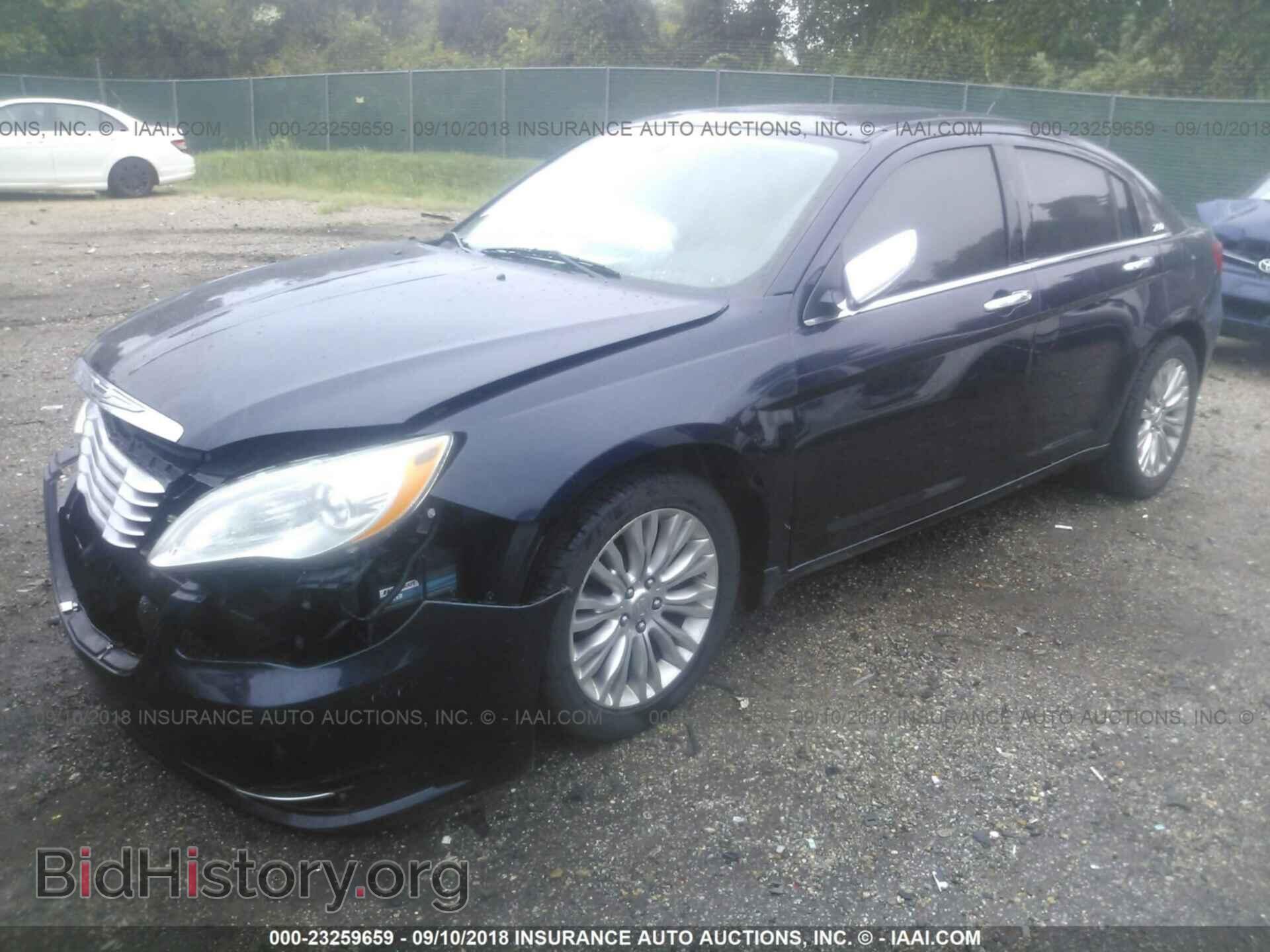 2011 Chrysler 200 - VIN: 1C3BC2FG8BN526662 - Photo 2