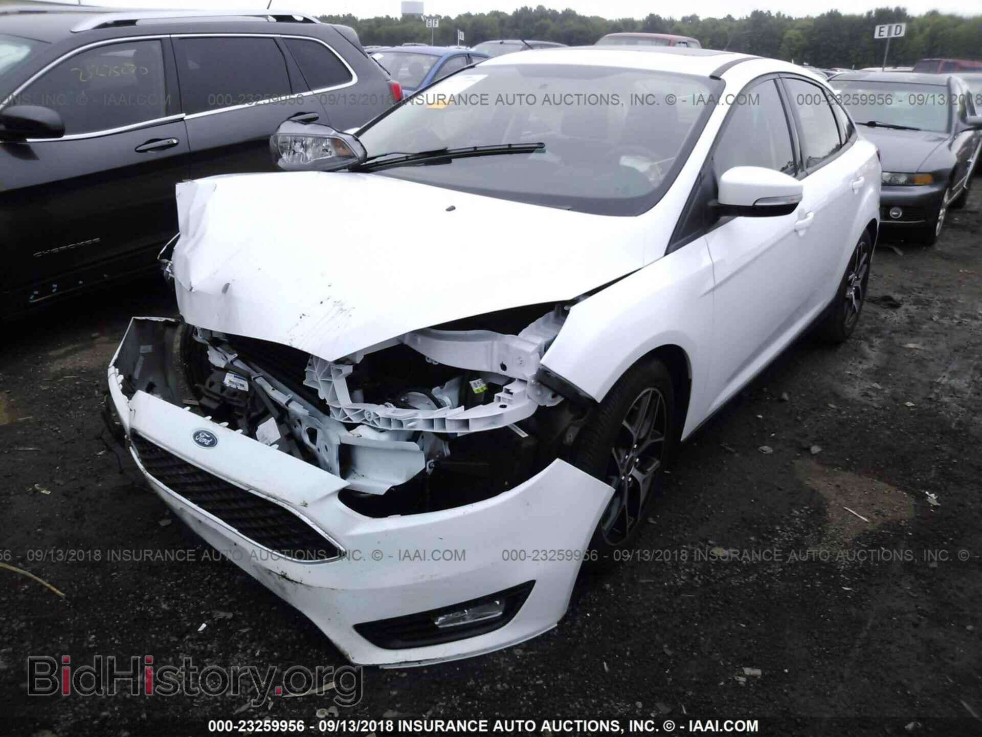 2017 Ford Focus - VIN: 1FADP3H25HL339888 - Photo 2