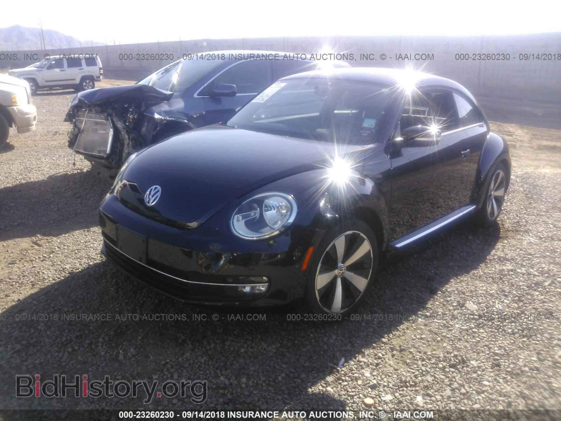 2013 Volkswagen Beetle - VIN: 3VWVA7AT7DM615519 - Photo 2