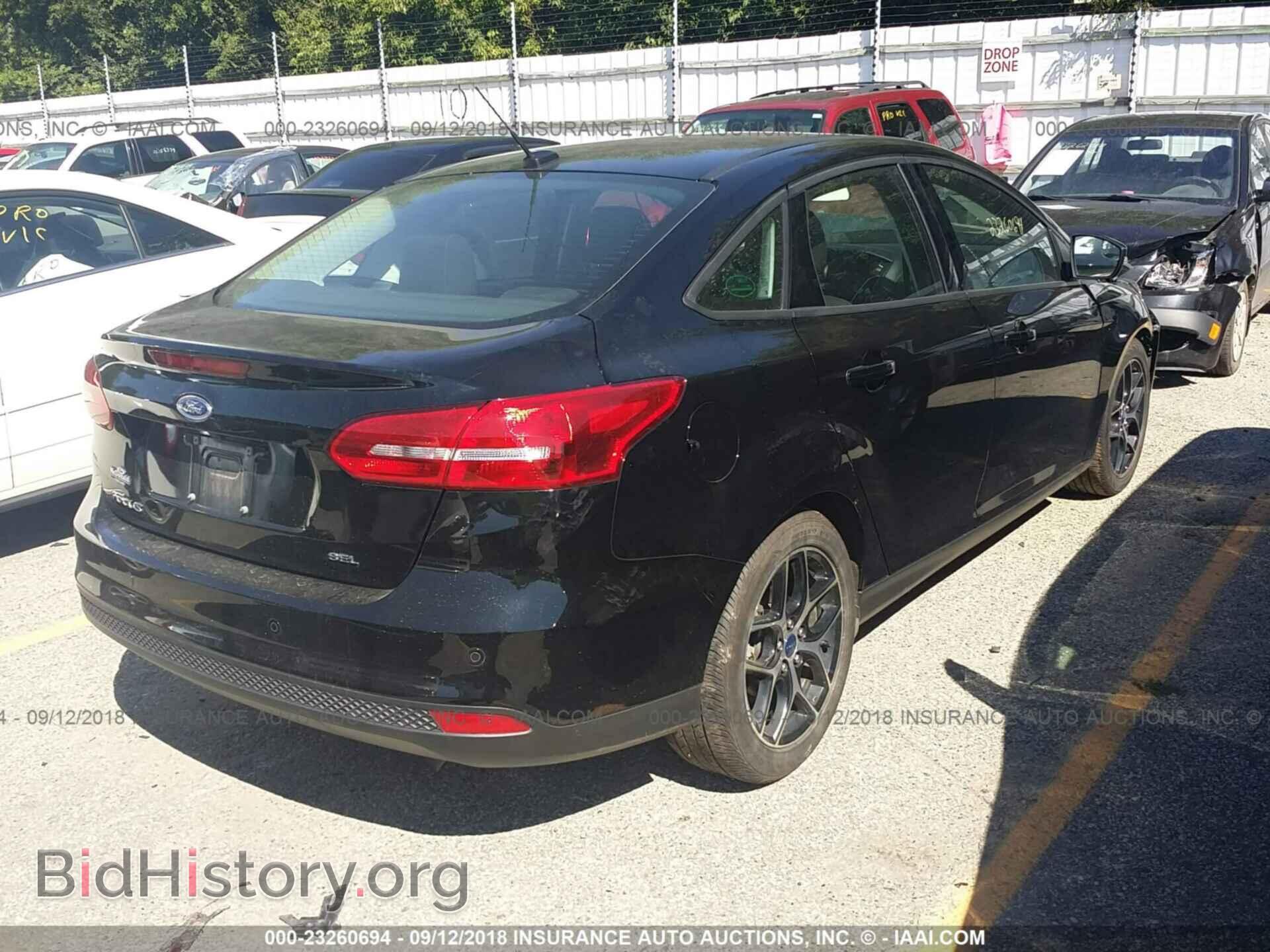 2017 Ford Focus - VIN: 1FADP3H22HL213973 - Photo 4