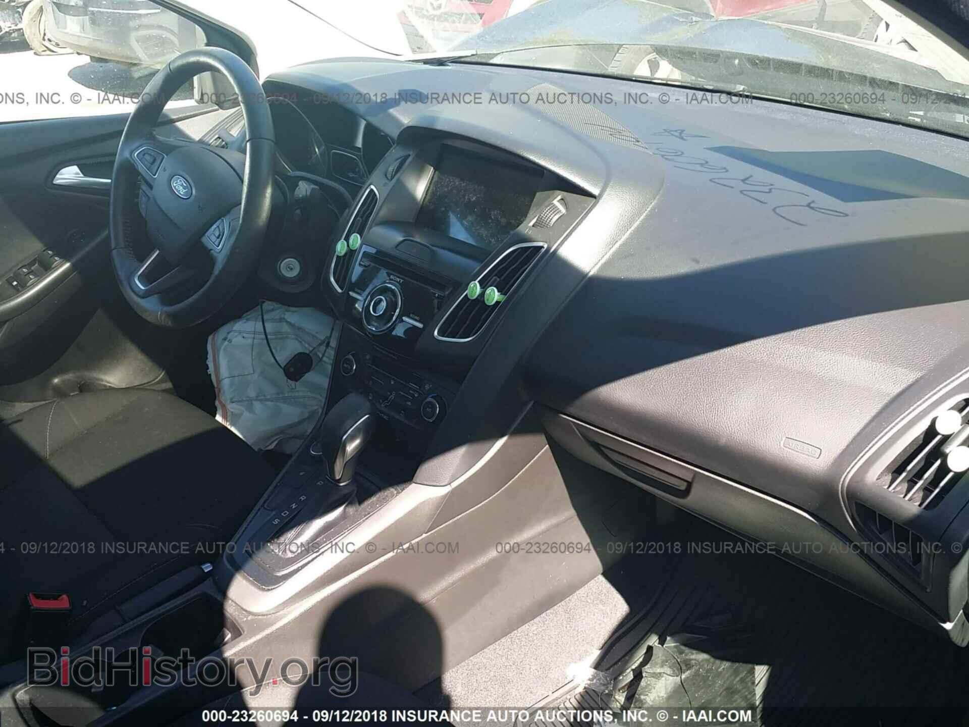 2017 Ford Focus - VIN: 1FADP3H22HL213973 - Photo 5