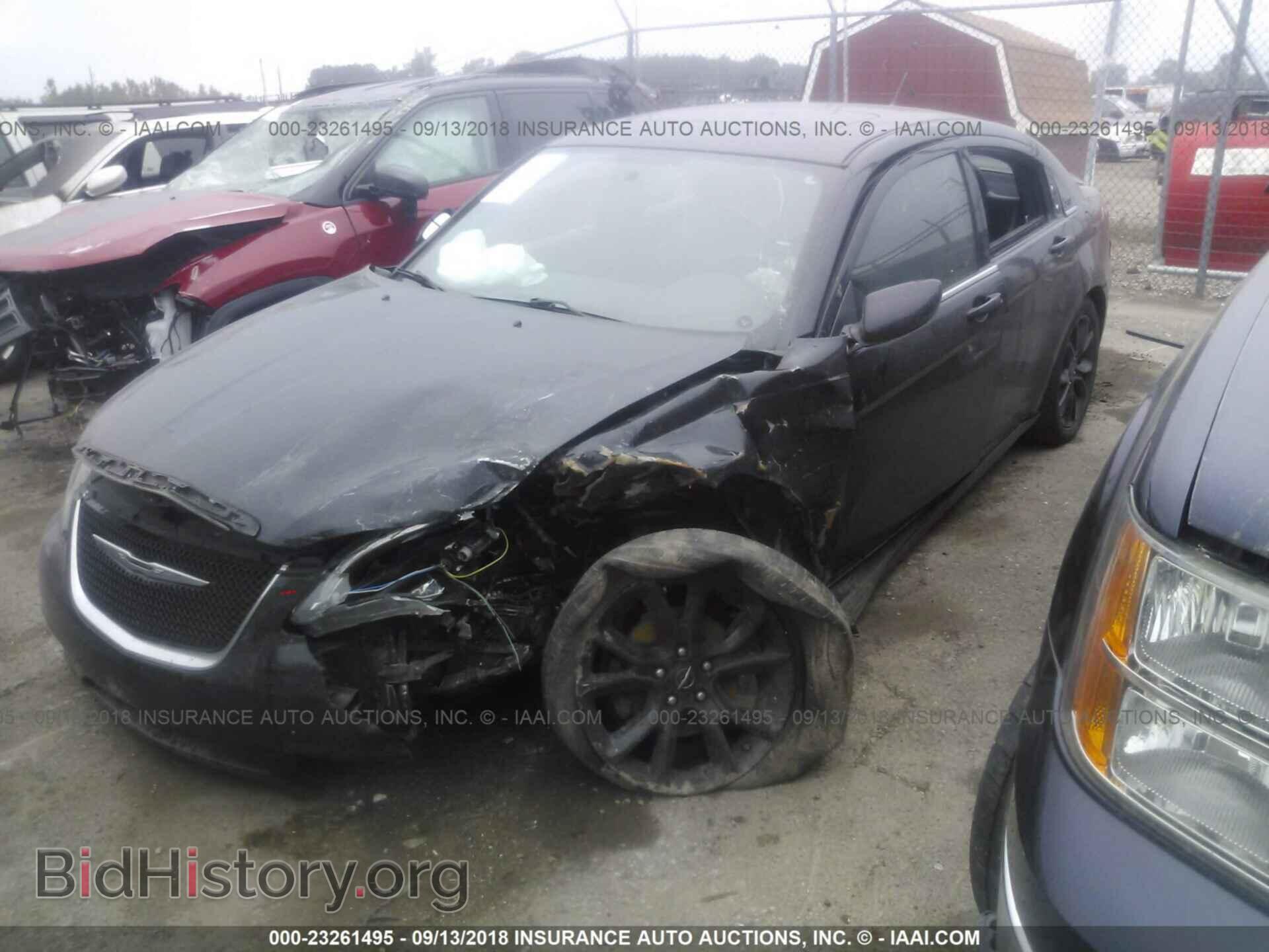 2013 Chrysler 200 - VIN: 1C3CCBCG1DN737424 - Photo 2
