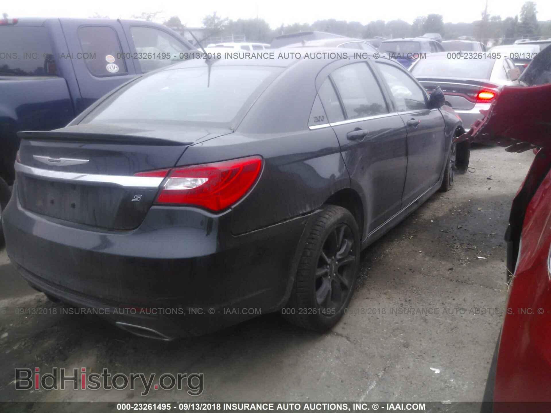 2013 Chrysler 200 - VIN: 1C3CCBCG1DN737424 - Photo 4