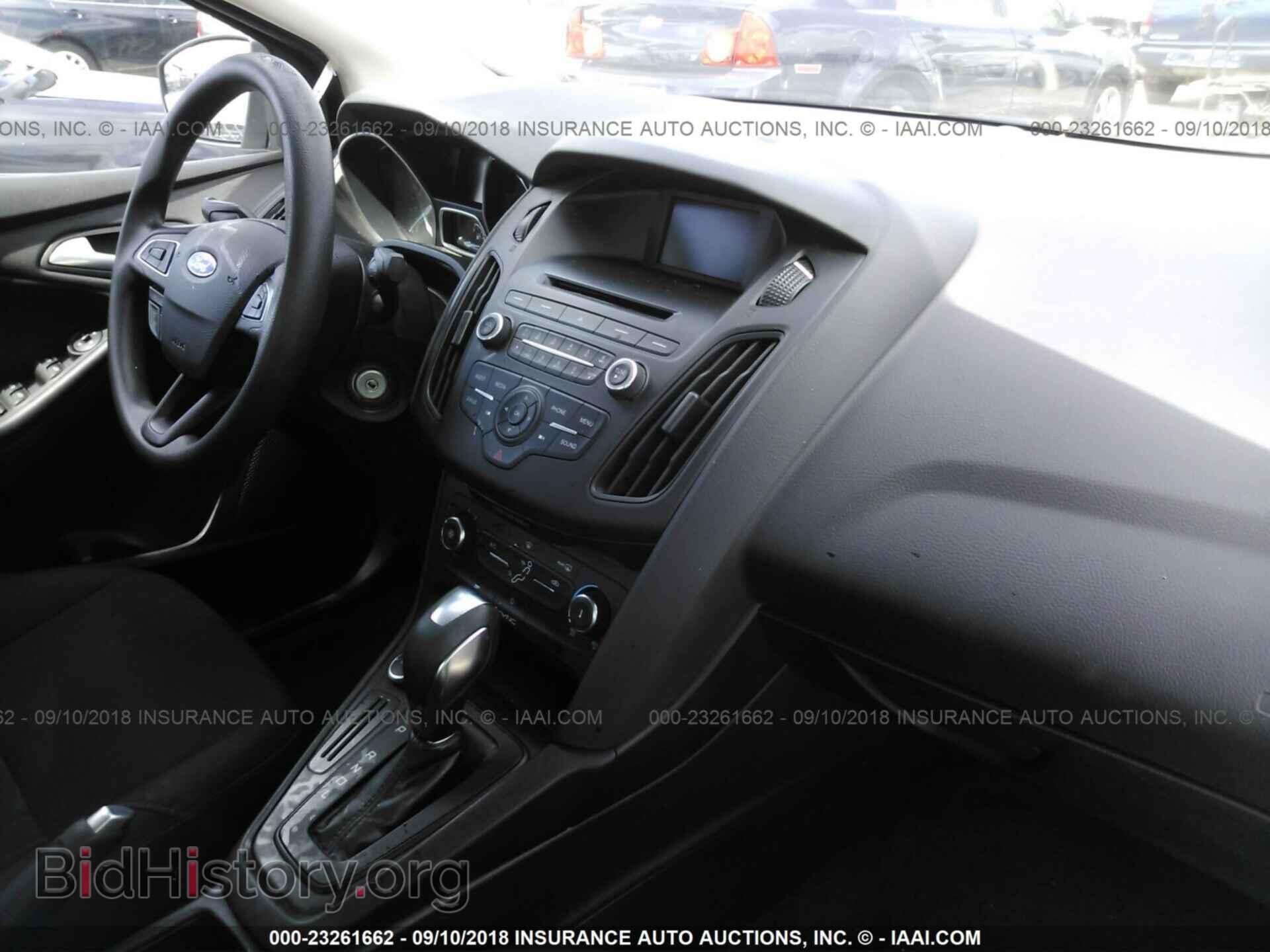 2016 Ford Focus - VIN: 1FADP3F25GL284828 - Photo 5
