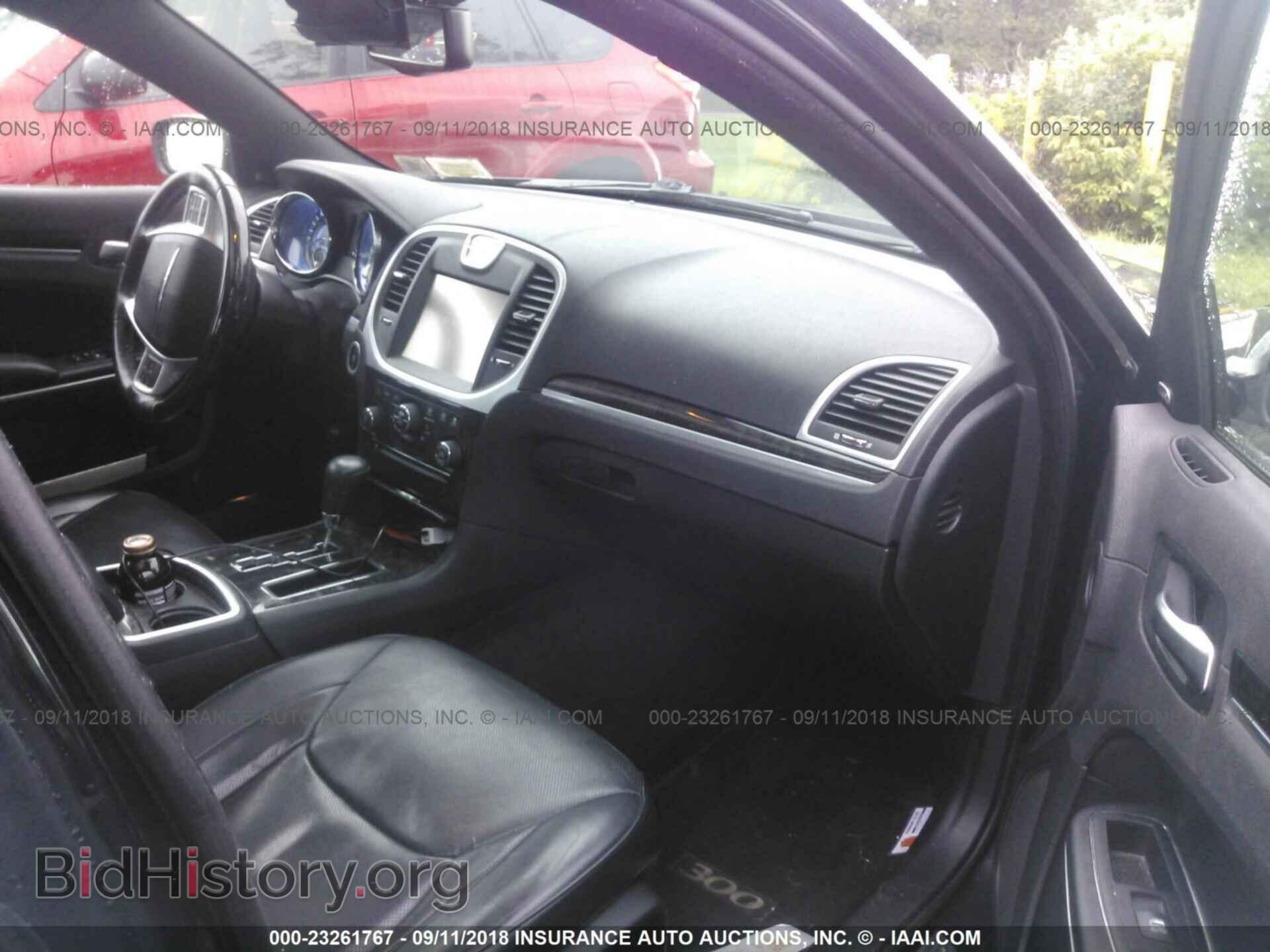 2014 Chrysler 300c - VIN: 2C3CCAKT3EH384879 - Фото 5