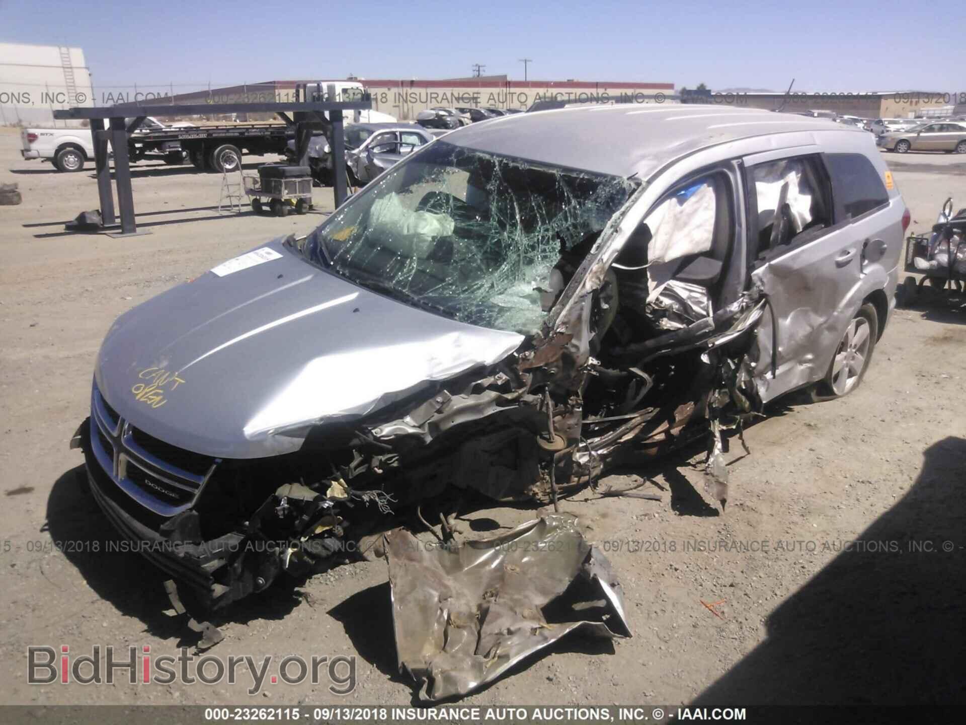 2011 Dodge Journey - VIN: 3D4PH1FG8BT557006 - Фото 2