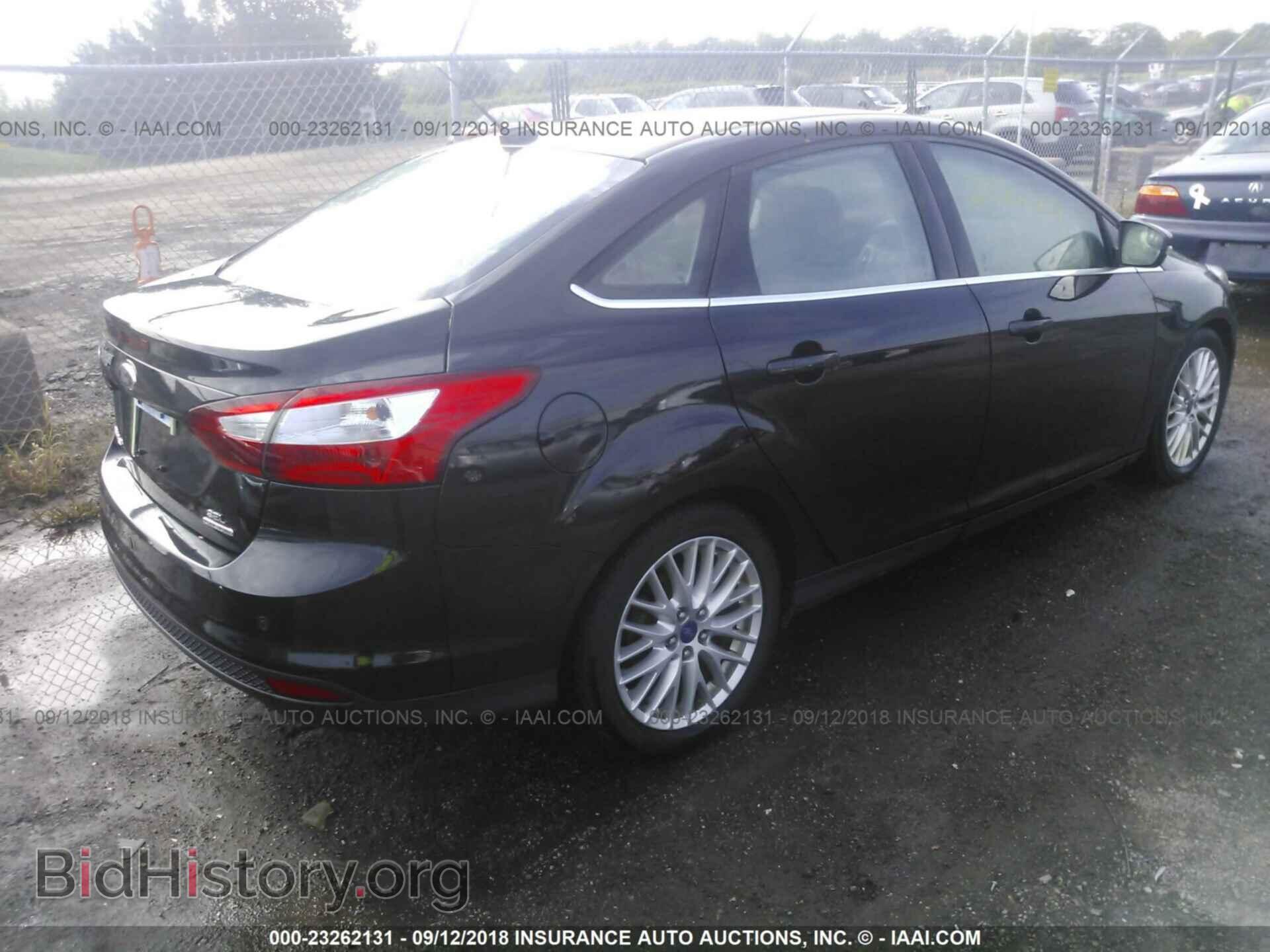 2012 Ford Focus - VIN: 1FAHP3H28CL421463 - Photo 4