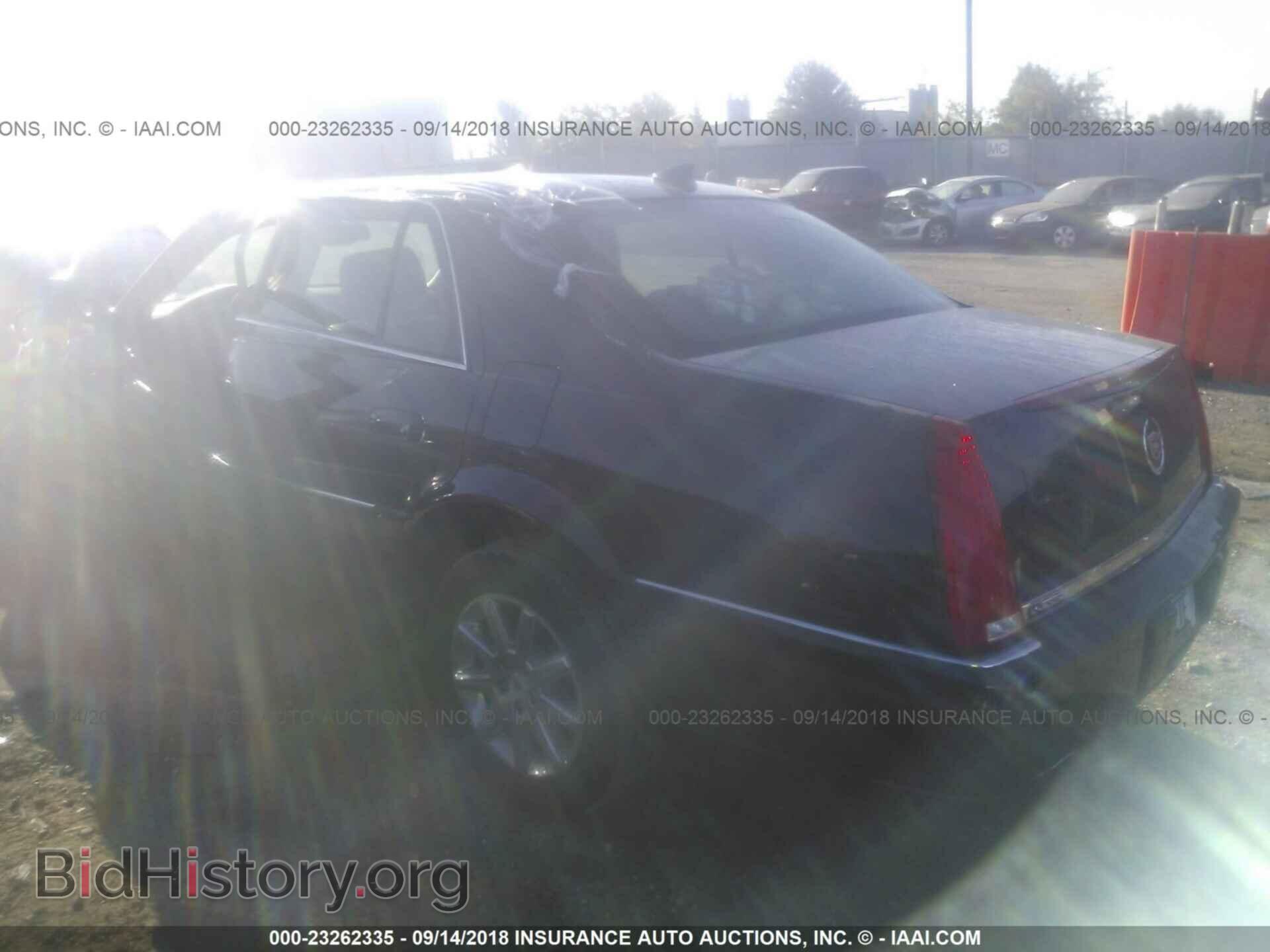2011 Cadillac Dts - VIN: 1G6KH5E63BU125357 - Фото 3