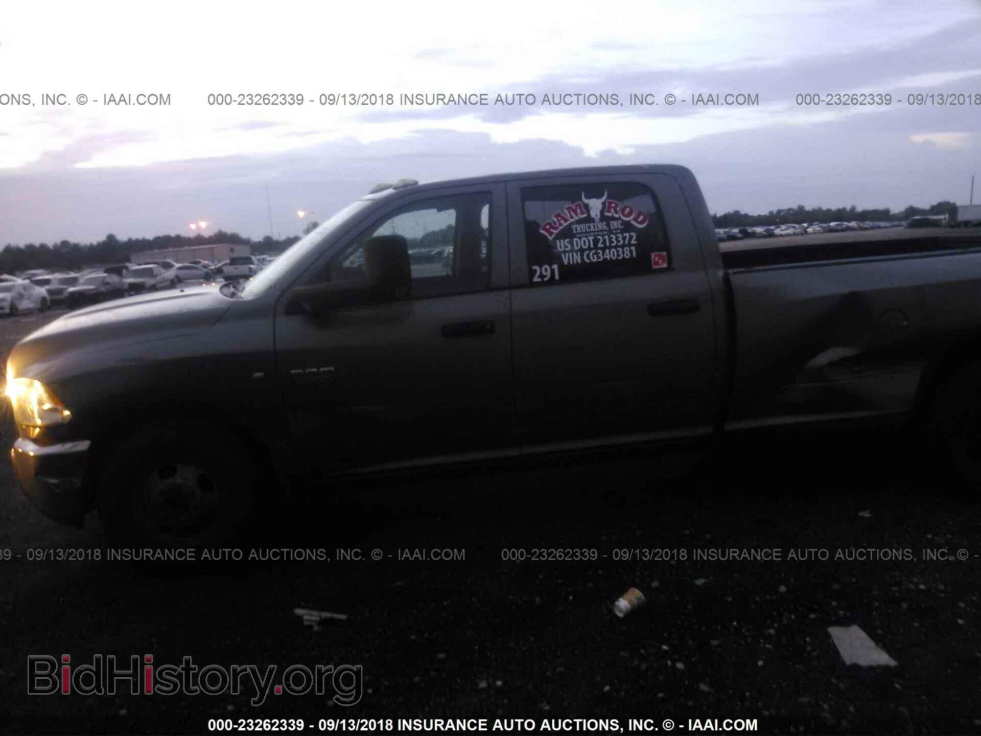 2012 Dodge Ram 3500 - VIN: 3C63DPGL2CG340381 - Photo 2