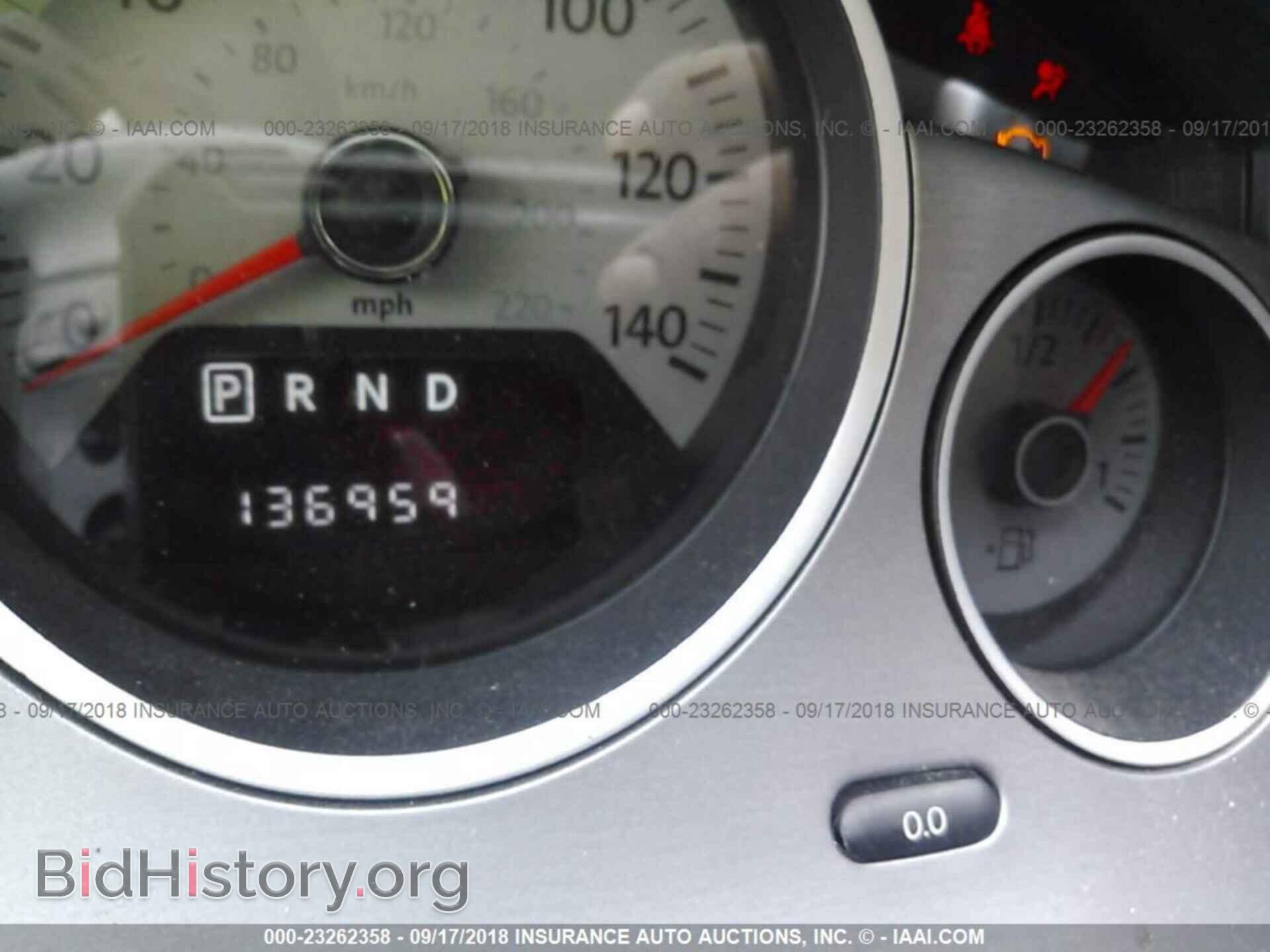 2011 VOLKSWAGEN ROUTAN - VIN: 2V4RW5DG3BR698564 - Фото 7