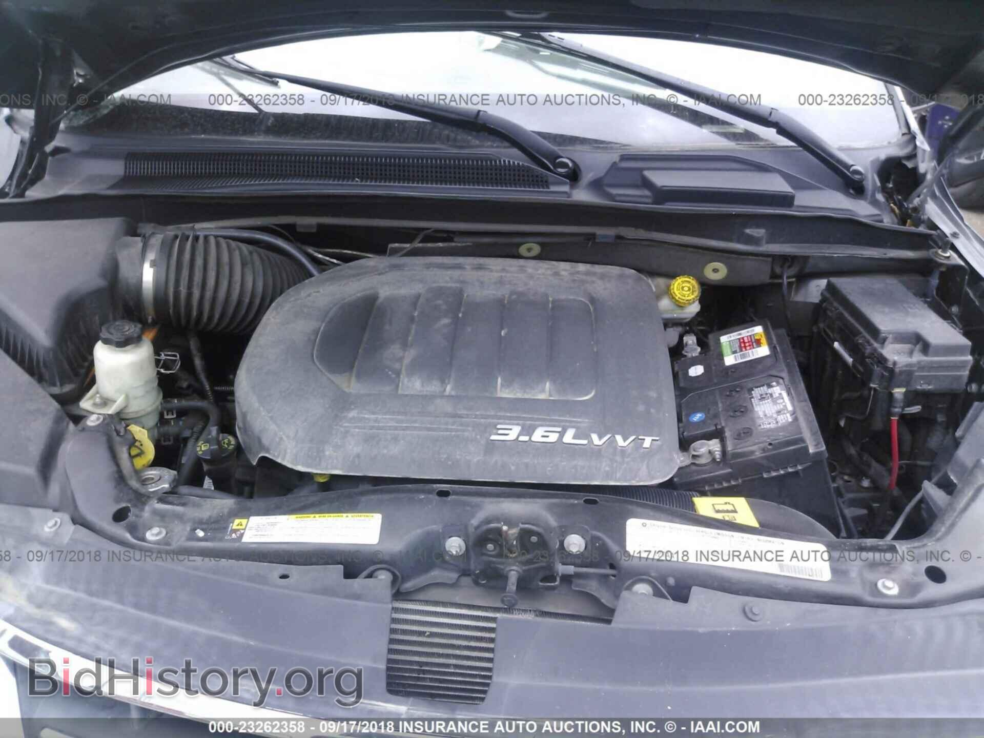2011 VOLKSWAGEN ROUTAN - VIN: 2V4RW5DG3BR698564 - Фото 10