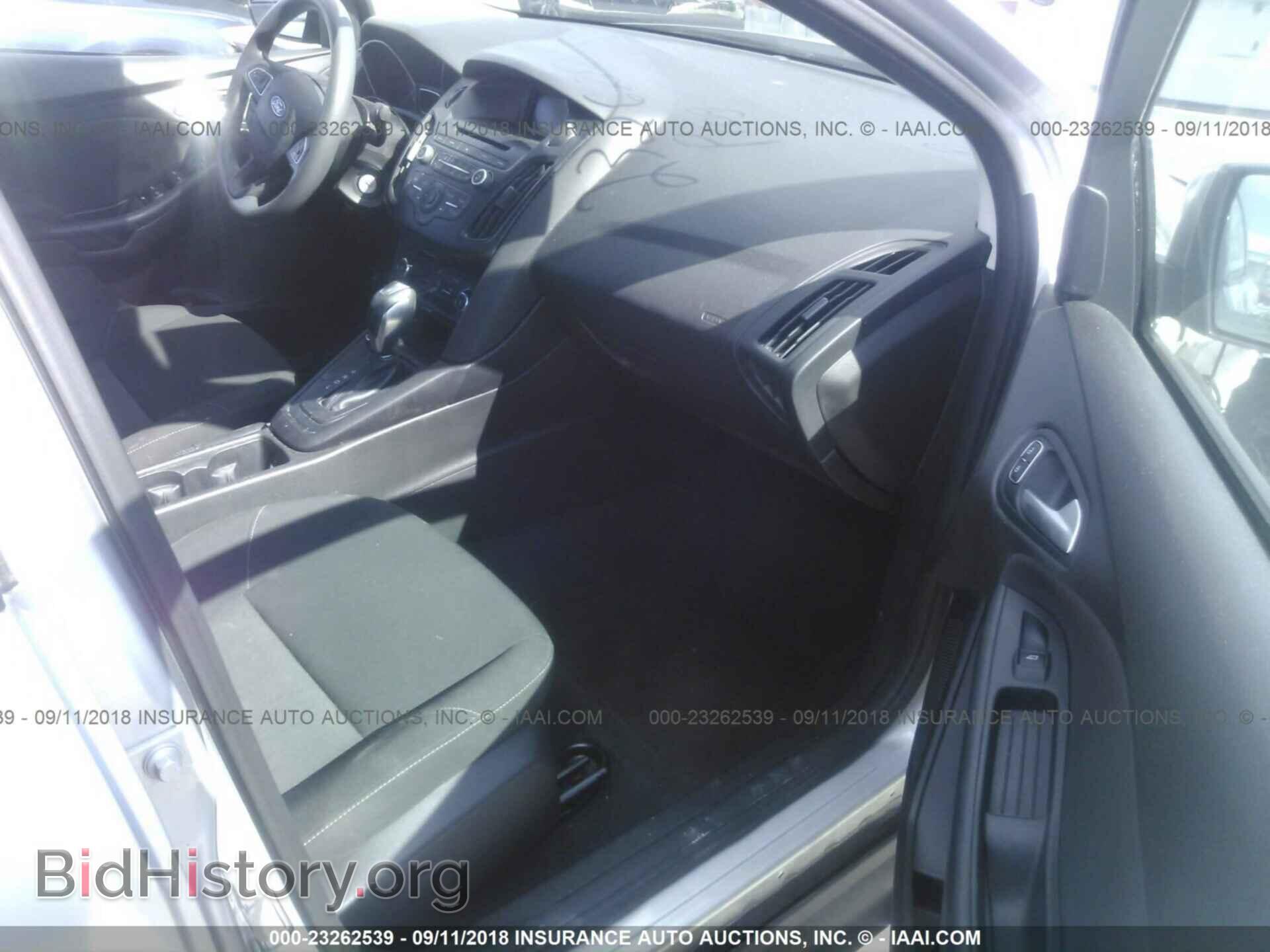2015 Ford Focus - VIN: 1FADP3F22FL317606 - Photo 5