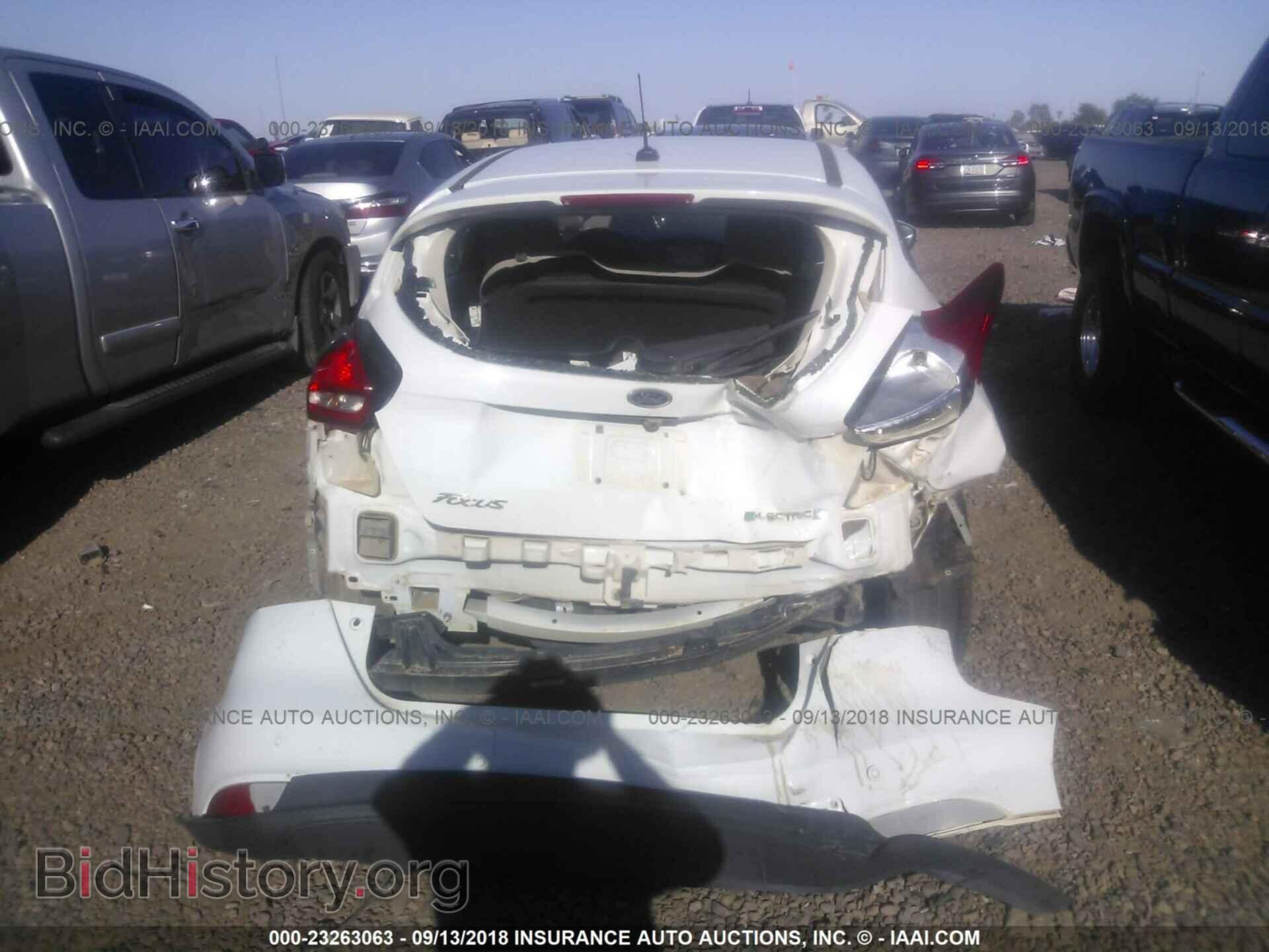 2016 Ford Focus - VIN: 1FADP3R46GL258686 - Photo 6
