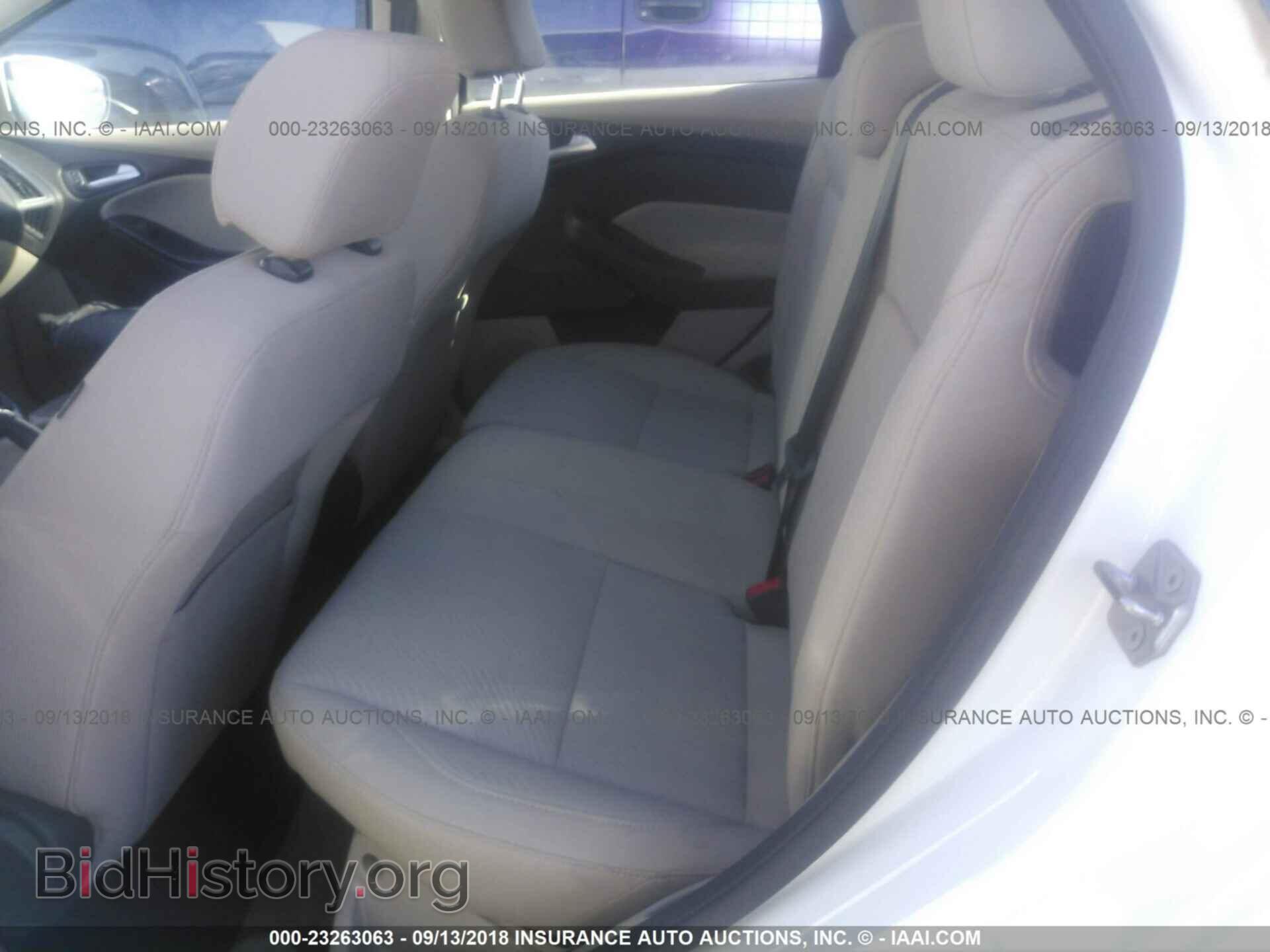 2016 Ford Focus - VIN: 1FADP3R46GL258686 - Photo 8